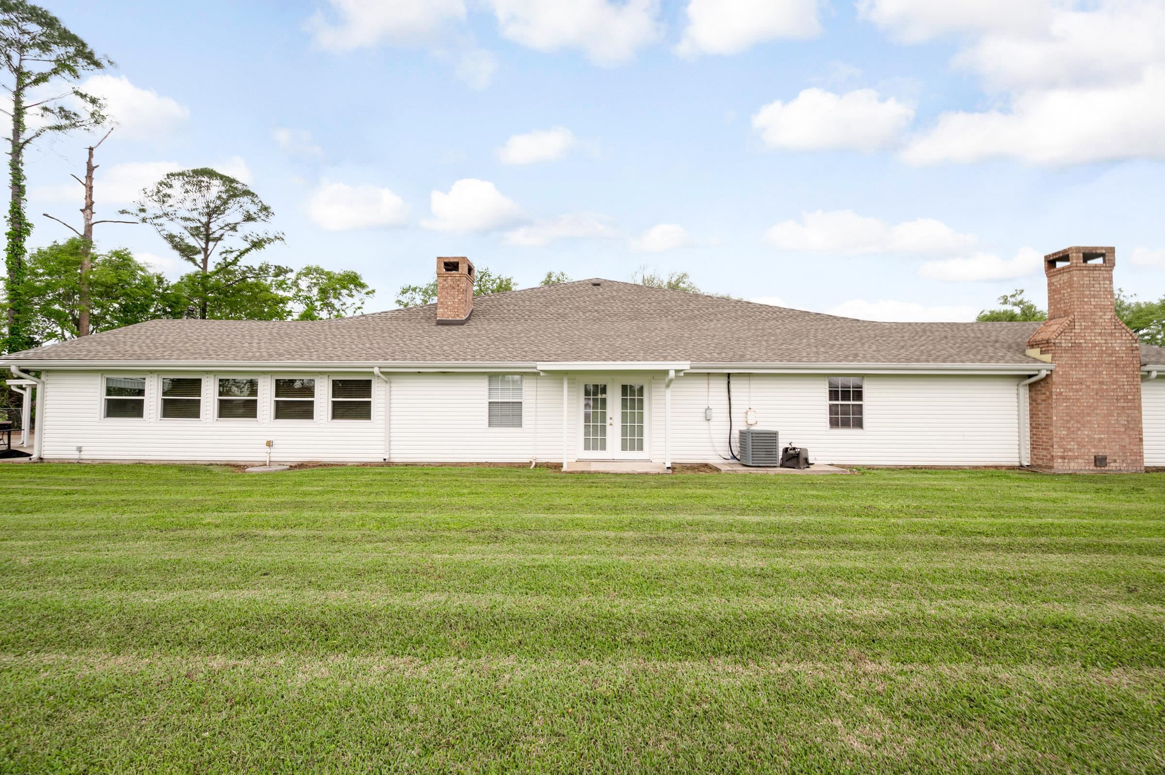 209 Country Estates Drive, Houma, LA, 70364