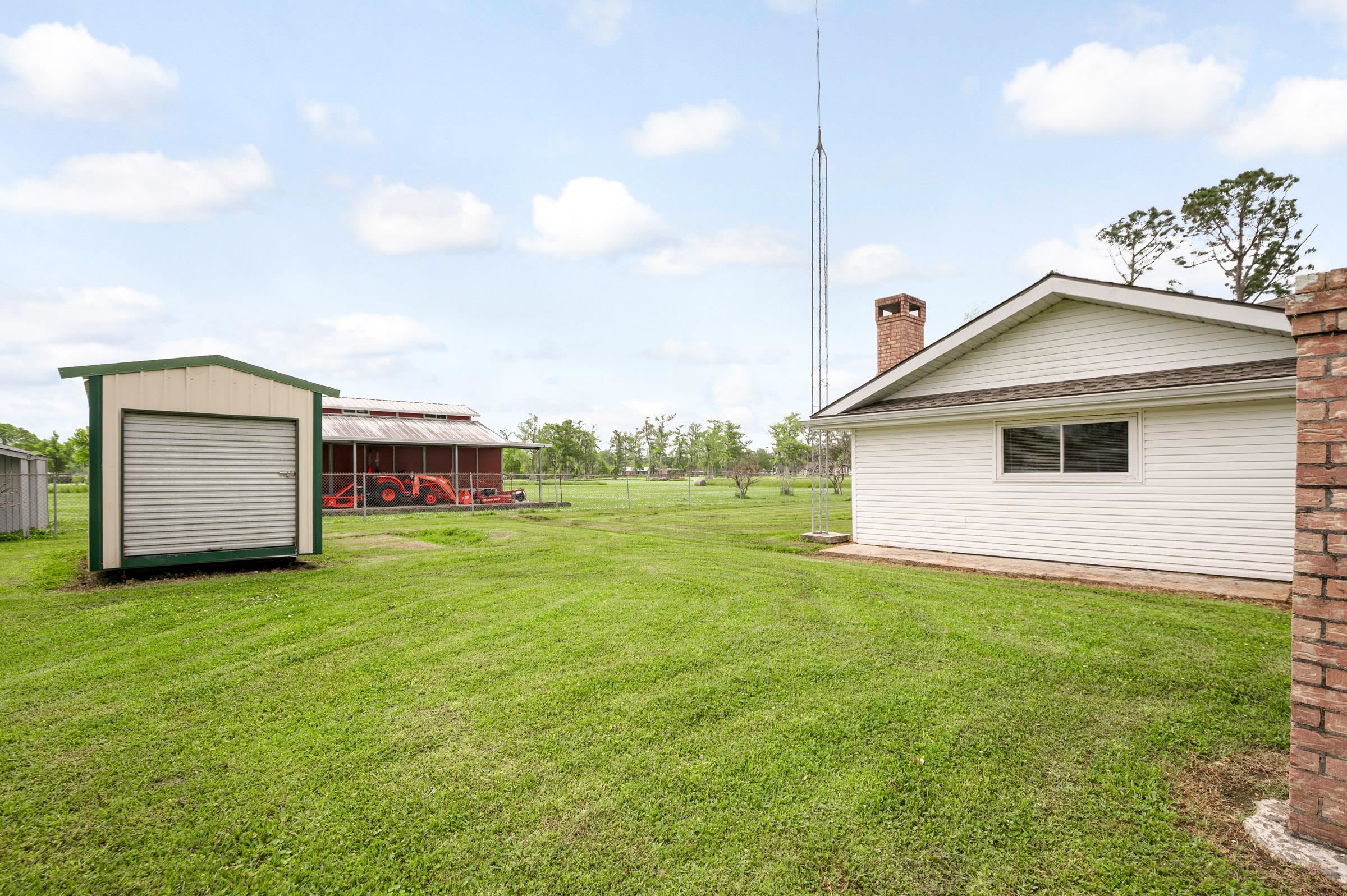 209 Country Estates Drive, Houma, LA, 70364