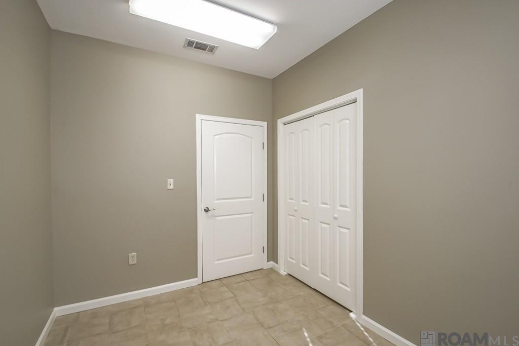 155 Del Orleans UNIT B, Denham Springs, LA, 70726