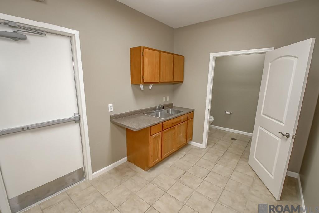 155 Del Orleans UNIT B, Denham Springs, LA, 70726