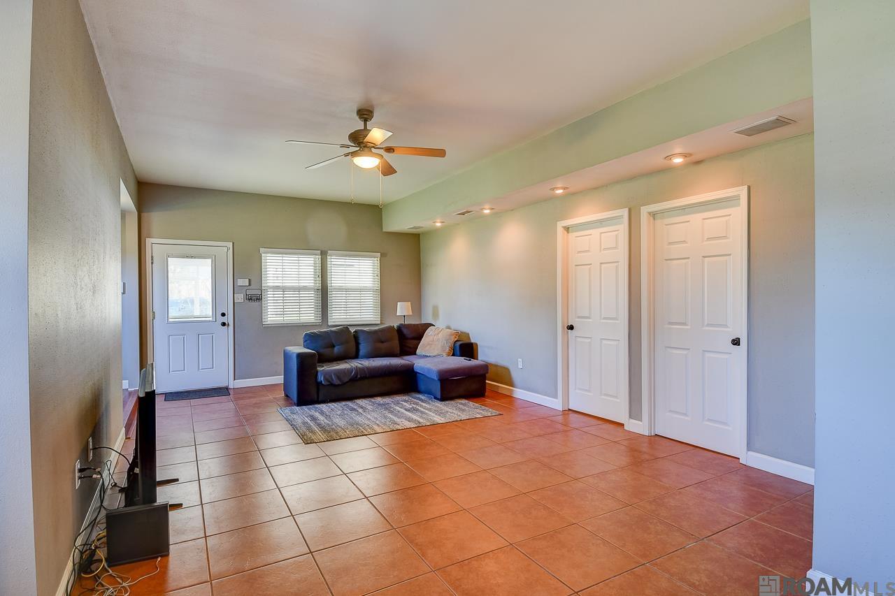 1045 Daisy Ave, St Gabriel, LA, 70776