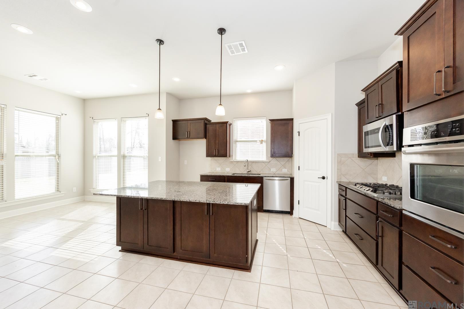 18018 River Landing Dr, Prairieville, LA, 70769