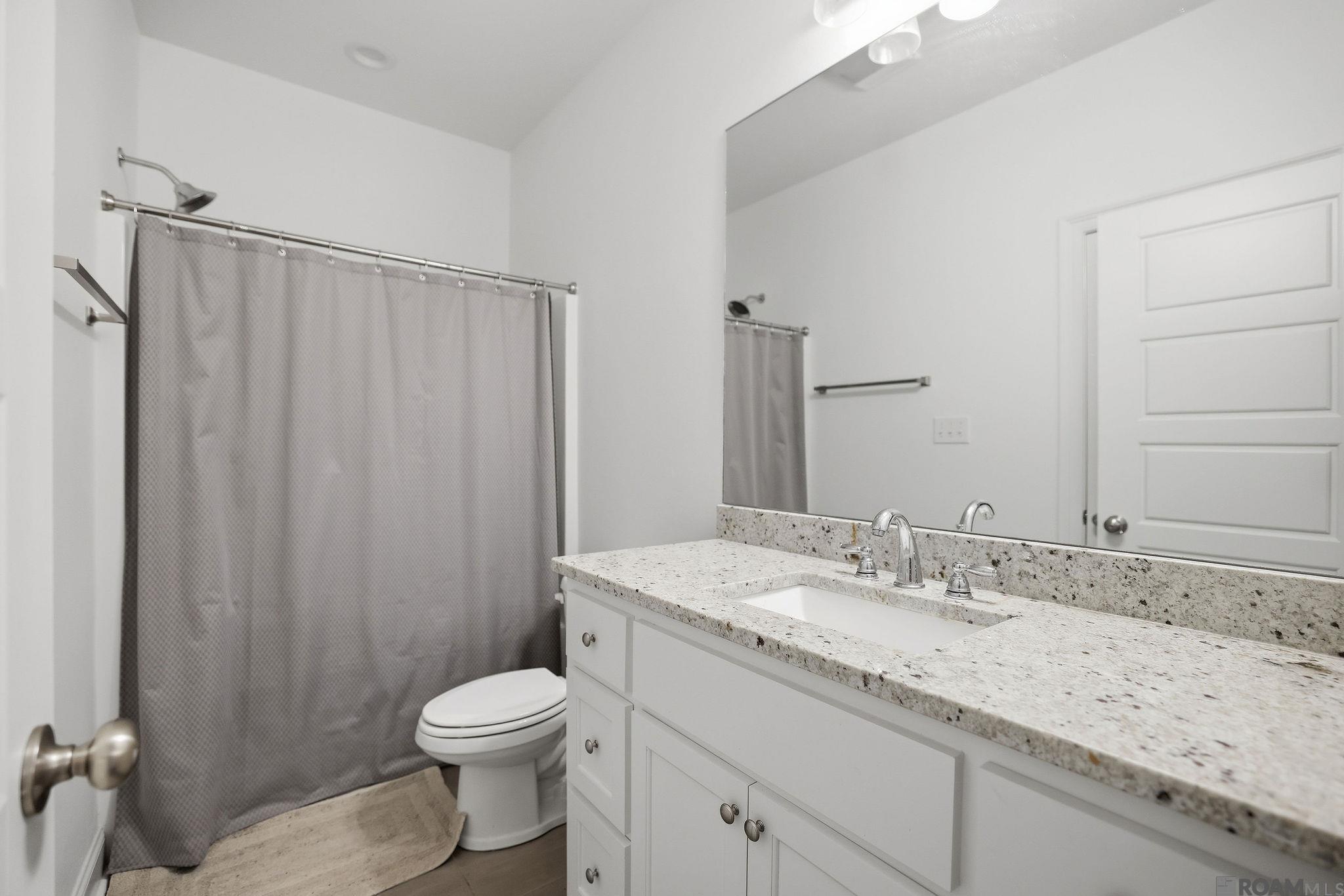 8129 Village Lake Ave, Baton Rouge, LA, 70820