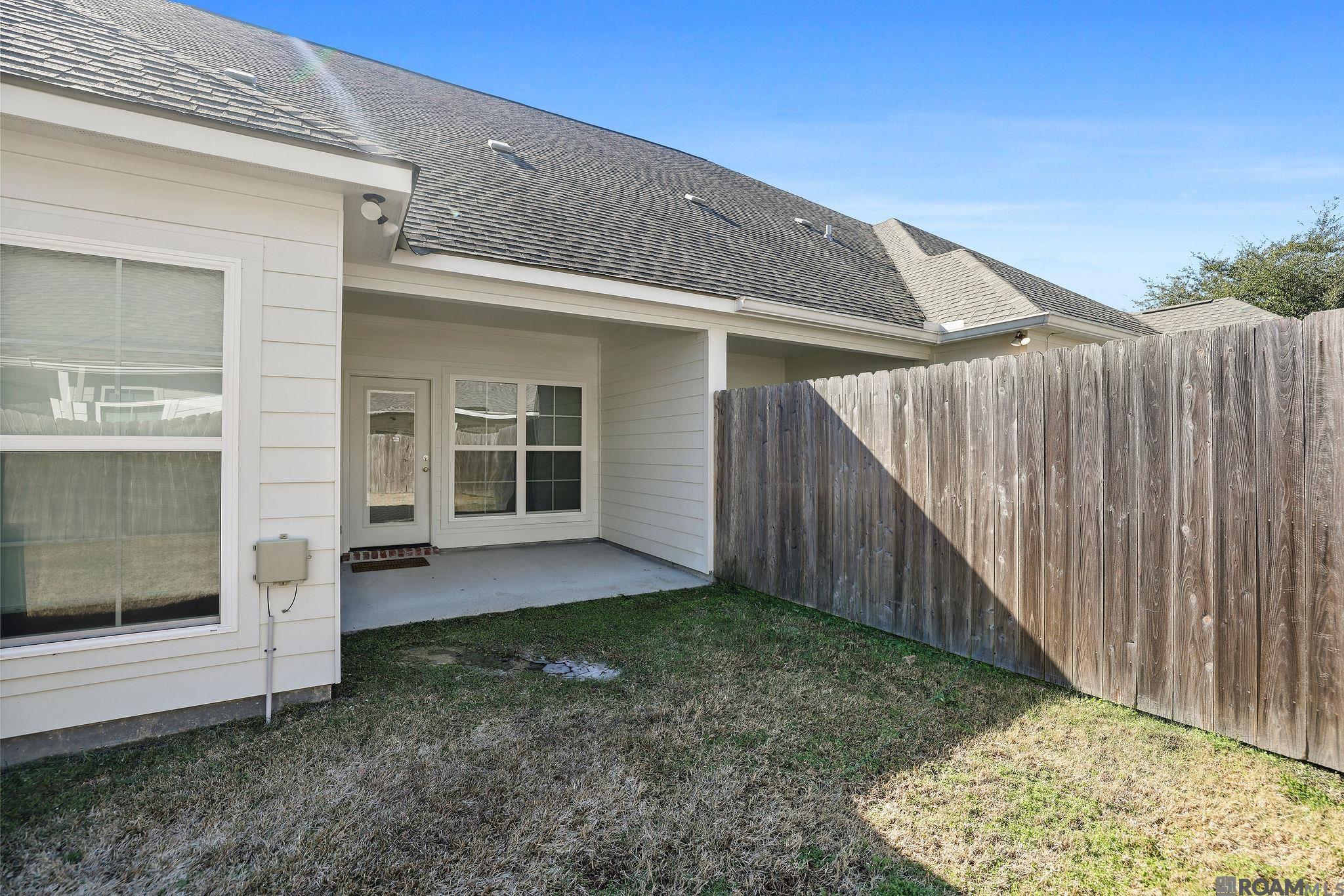 8129 Village Lake Ave, Baton Rouge, LA, 70820