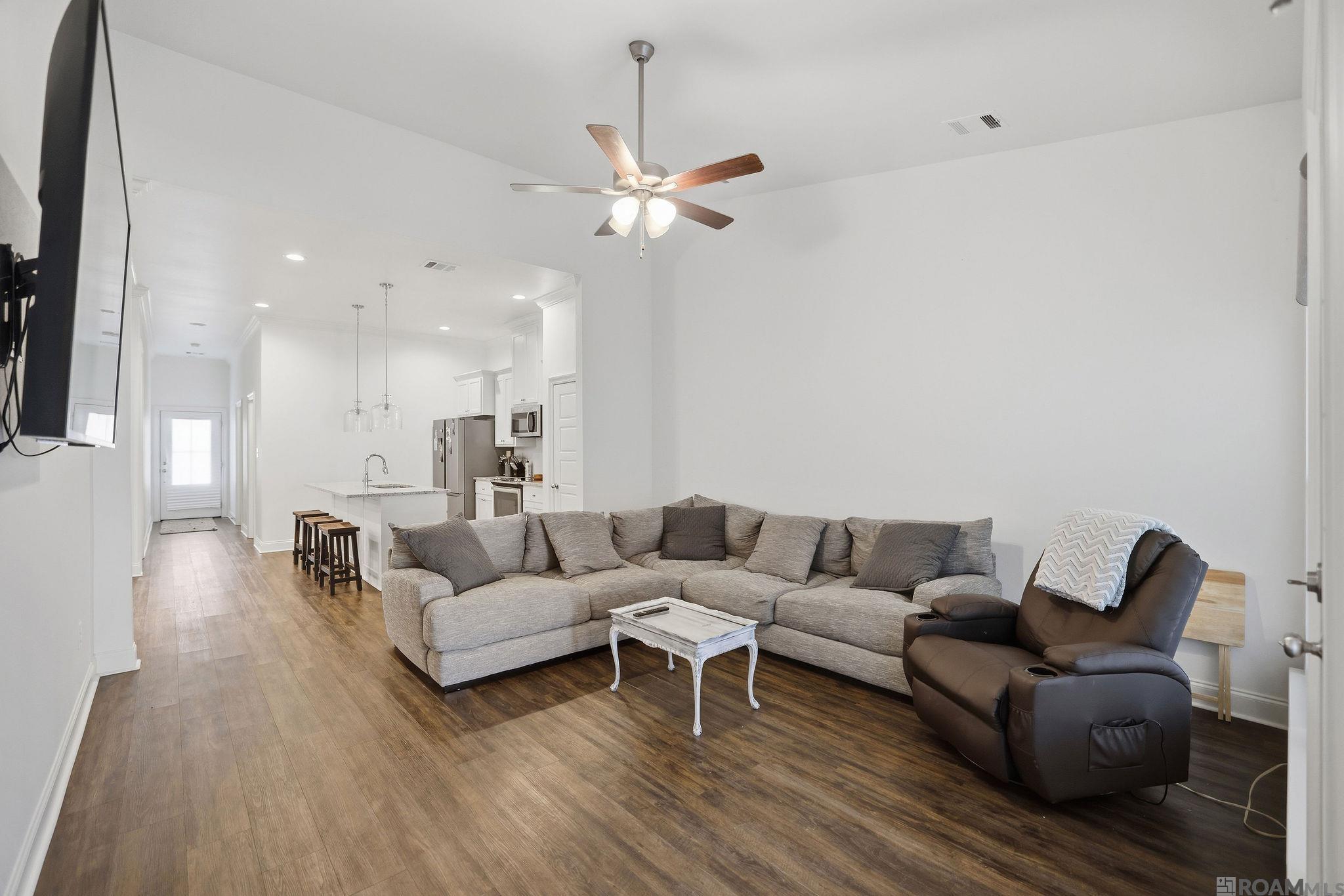 8129 Village Lake Ave, Baton Rouge, LA, 70820