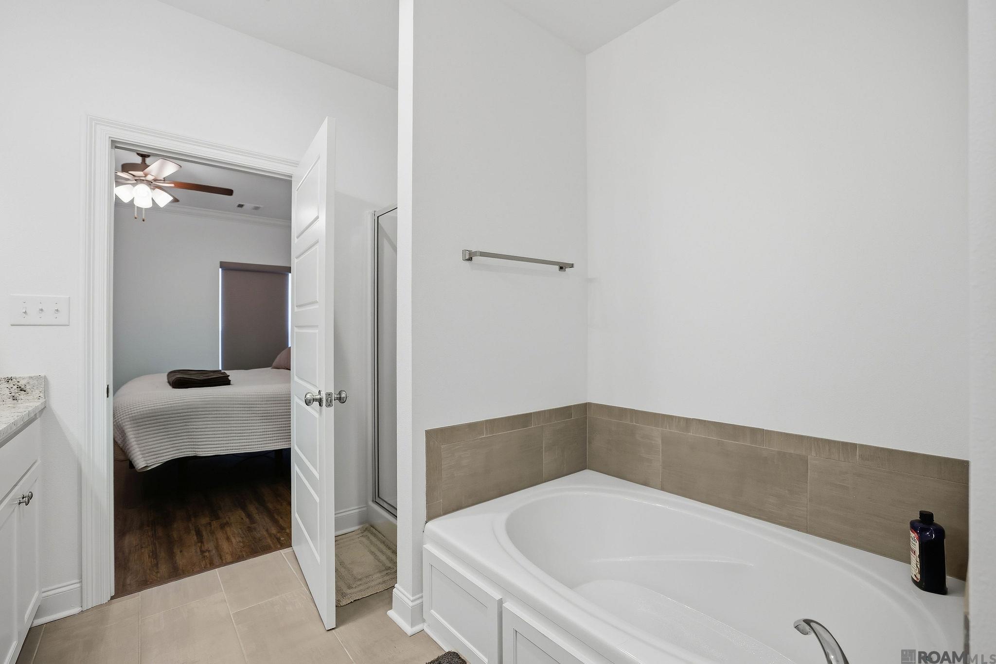 8129 Village Lake Ave, Baton Rouge, LA, 70820