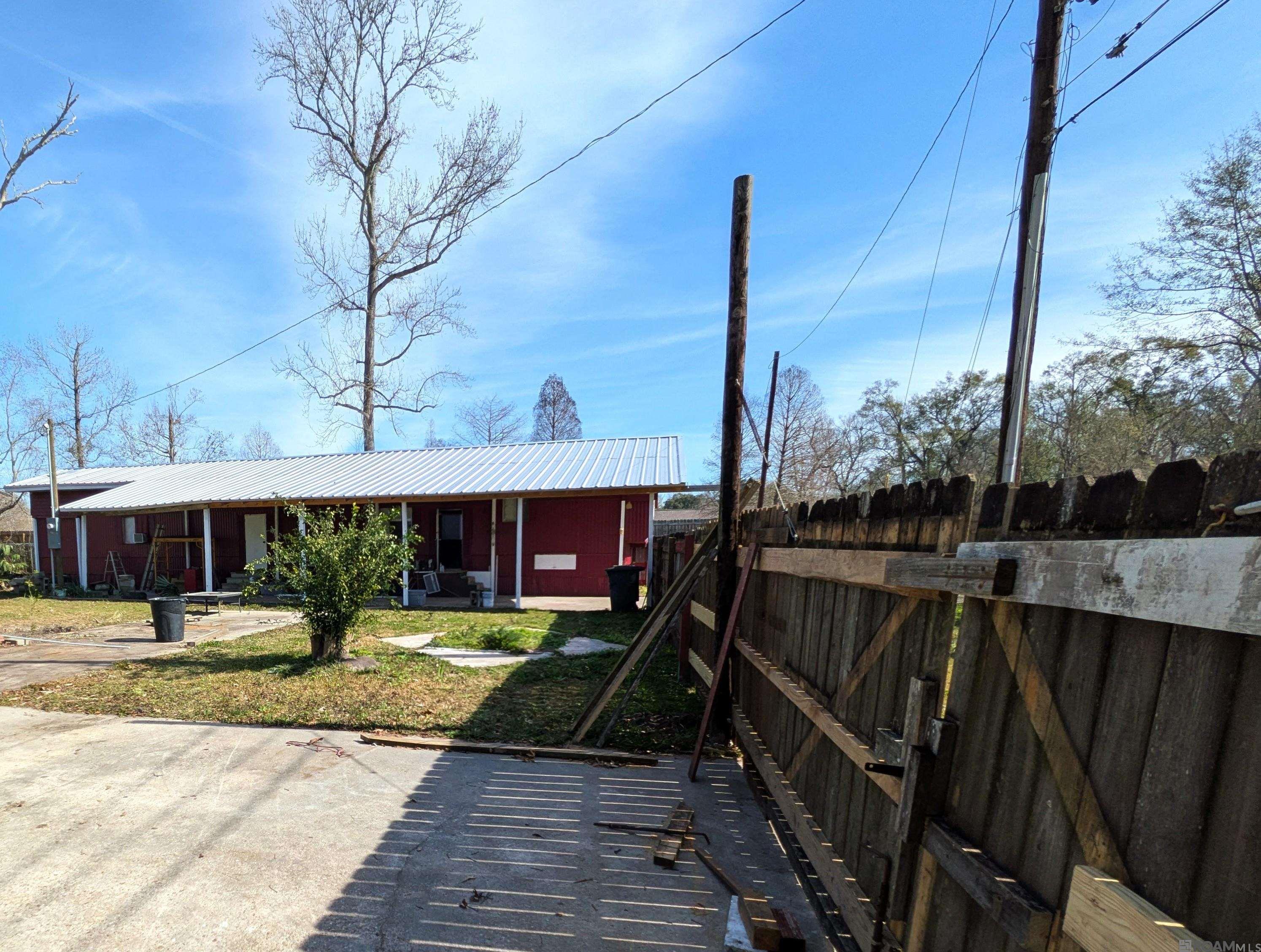 906 E Verna St, Gonzales, LA, 70737