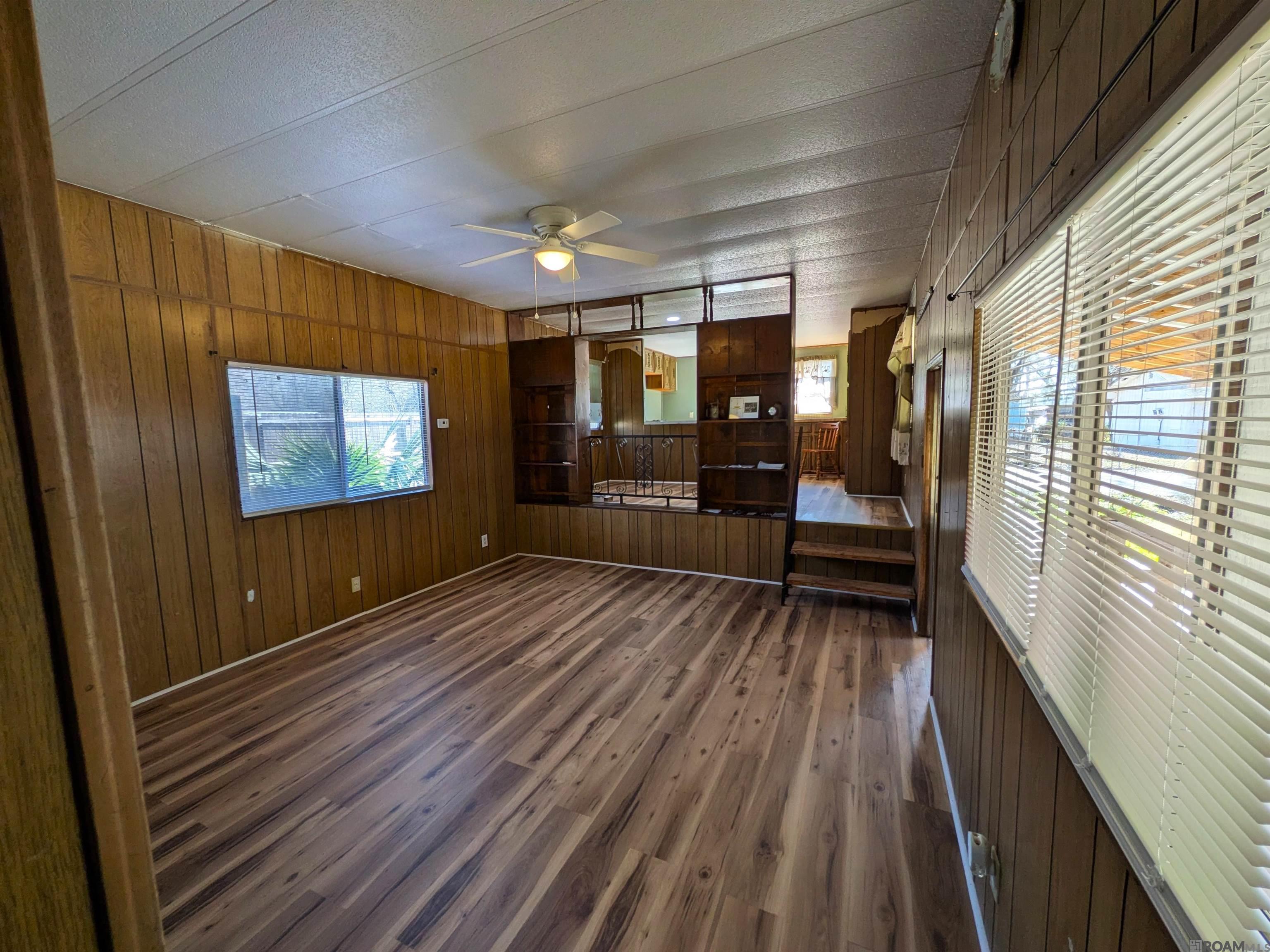 906 E Verna St, Gonzales, LA, 70737