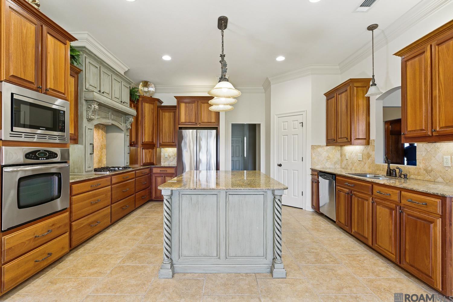 12484 Legacy Hills Dr, Geismar, LA, 70734