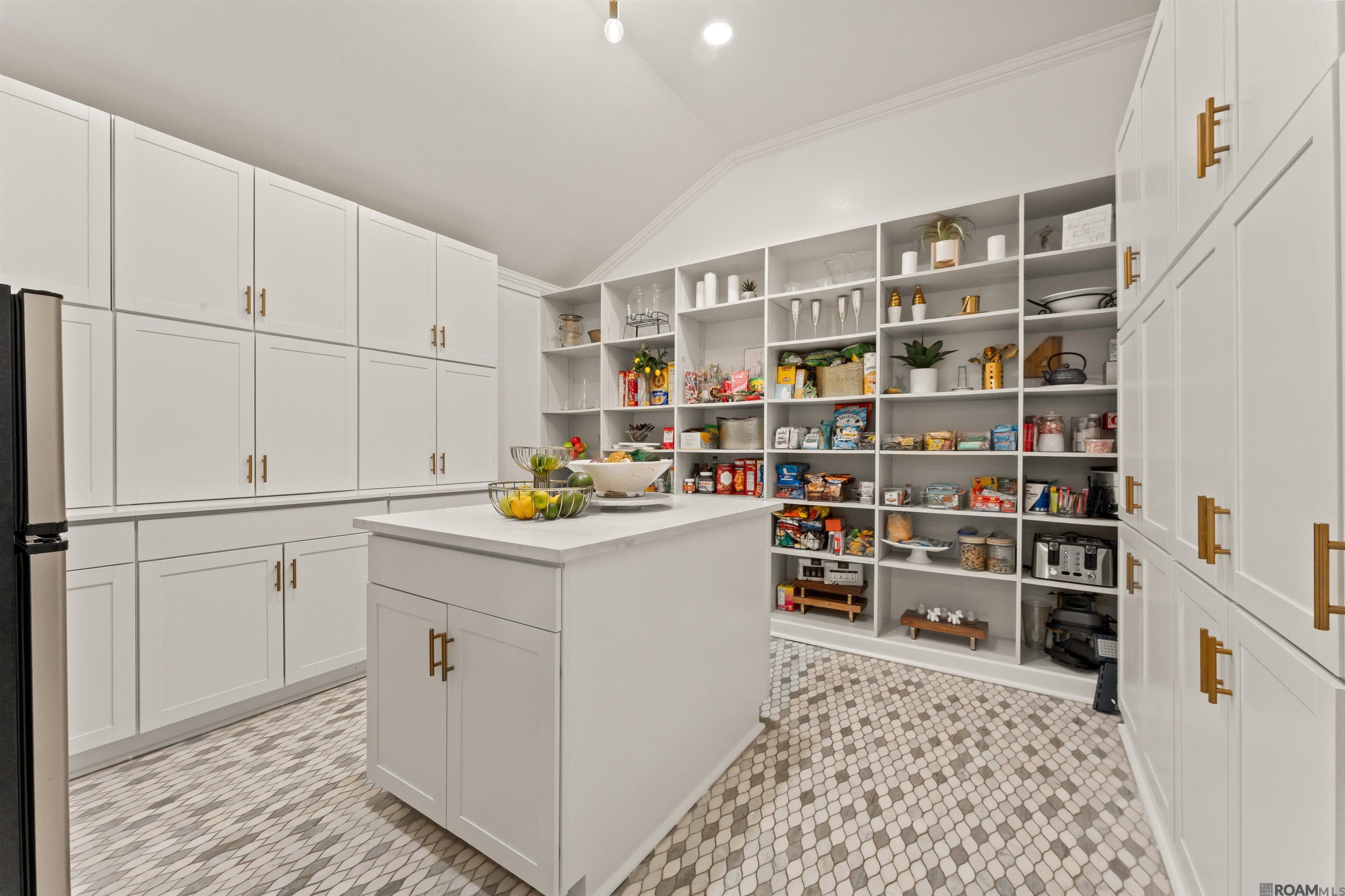 8720 W Fairway Dr, Baton Rouge, LA, 70809