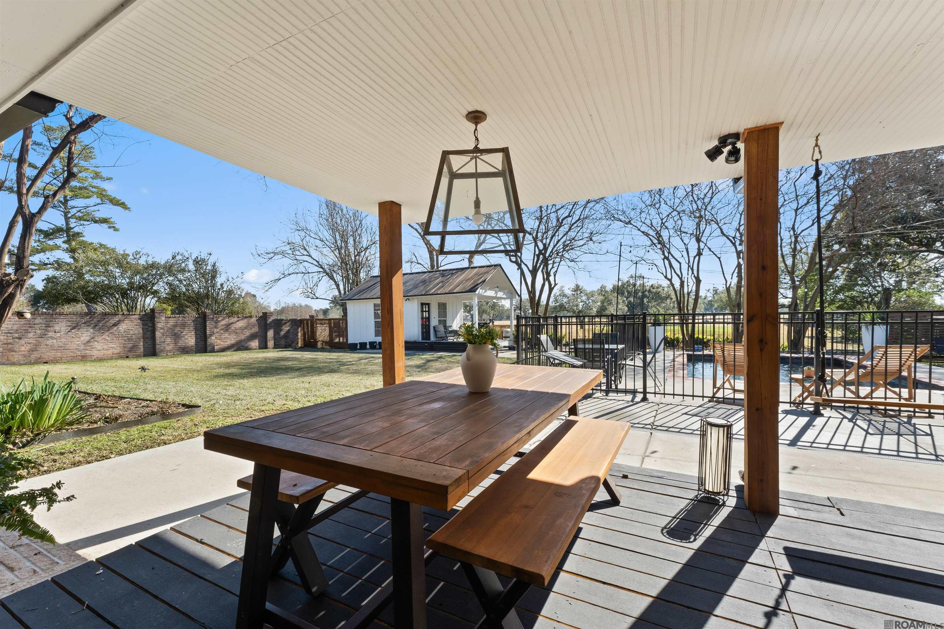 8720 W Fairway Dr, Baton Rouge, LA, 70809