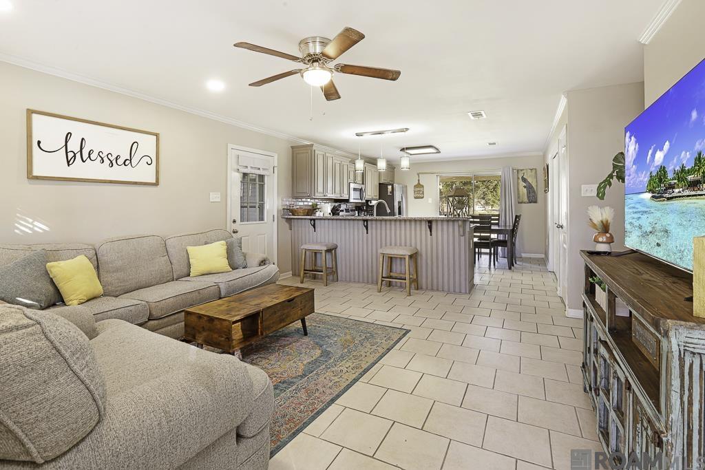 308 E Jeff St, Gonzales, LA, 70737