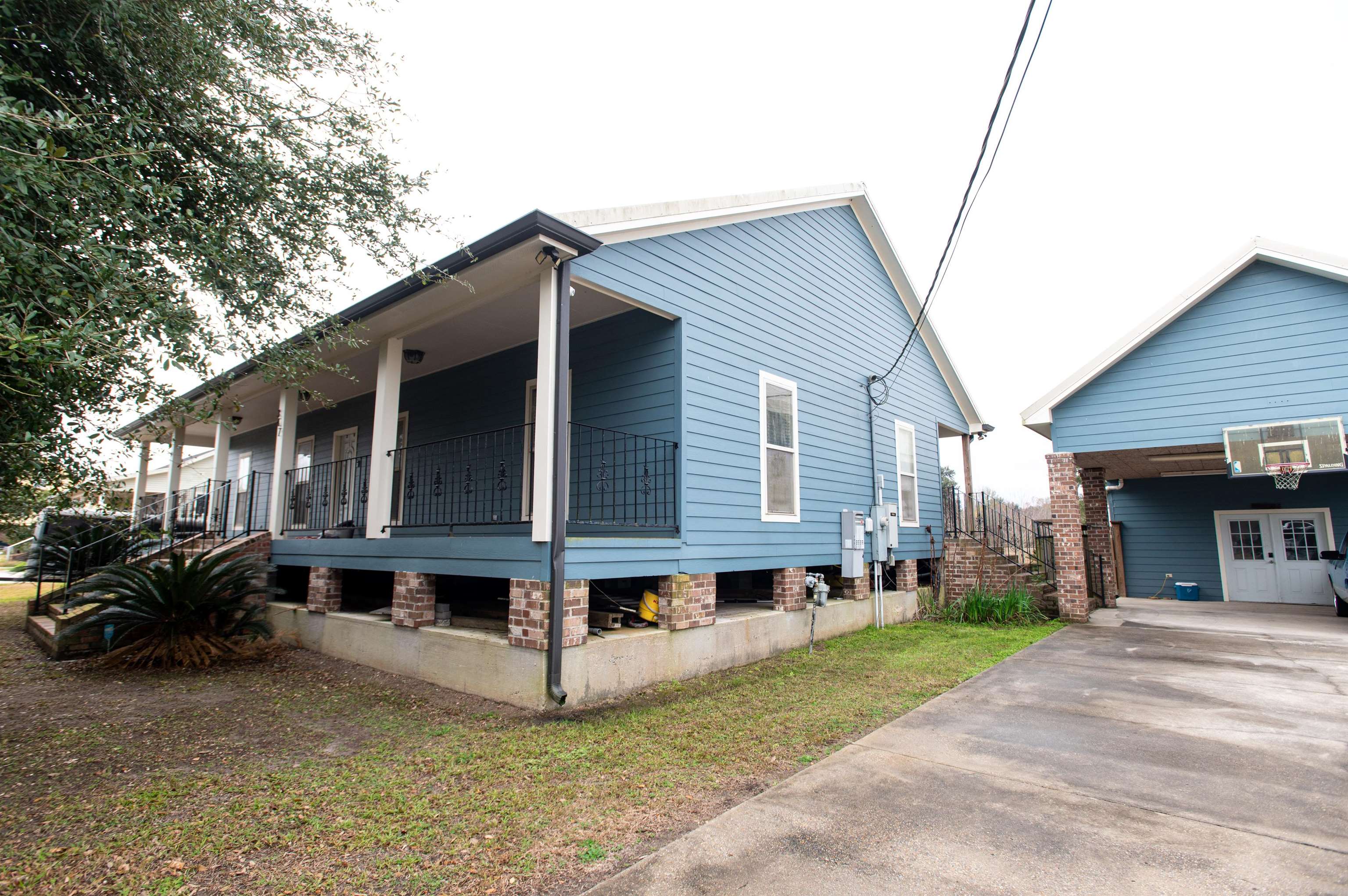 347 Le Village Dr, Larose, LA, 70373