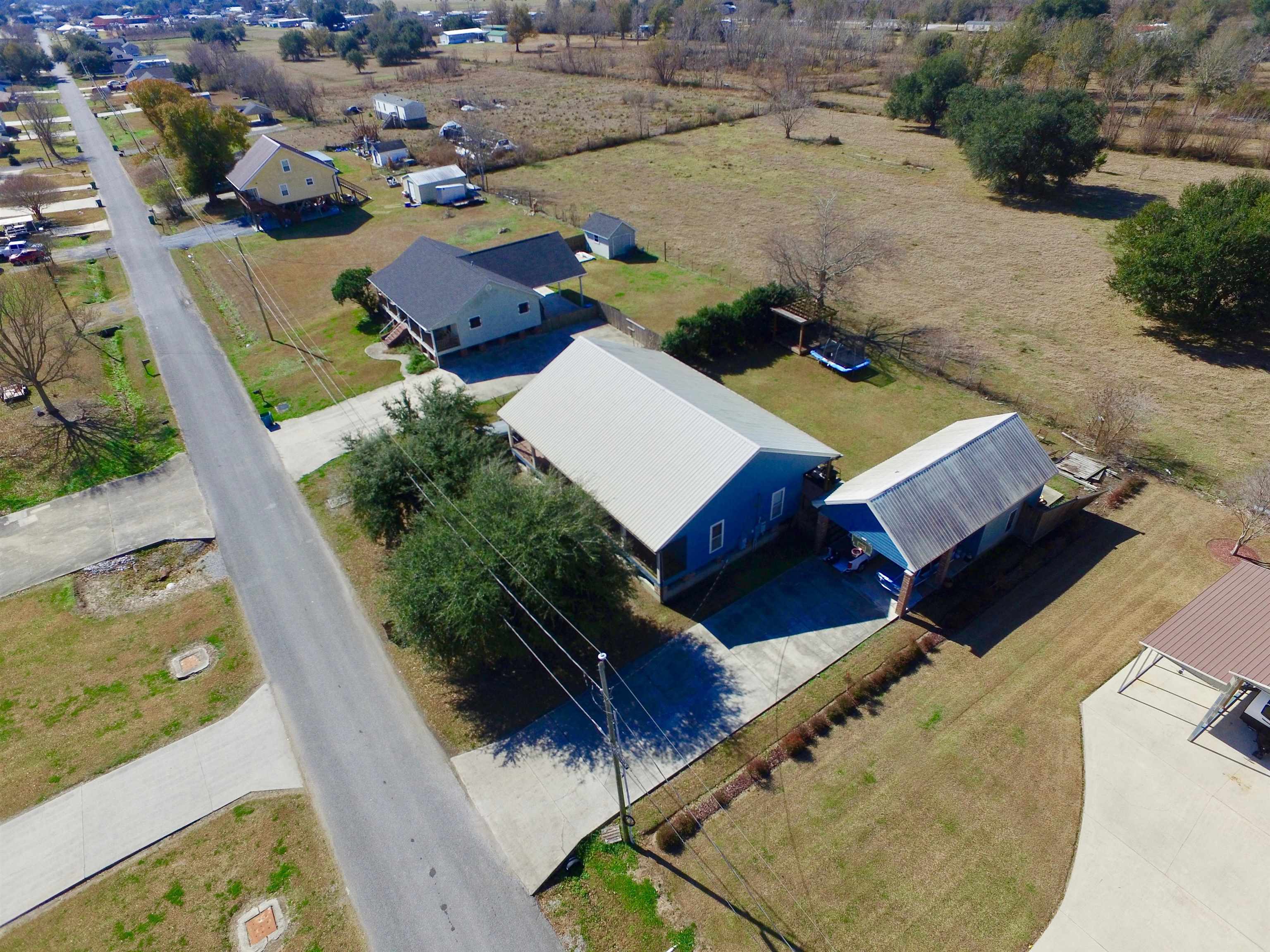 347 Le Village Dr, Larose, LA, 70373
