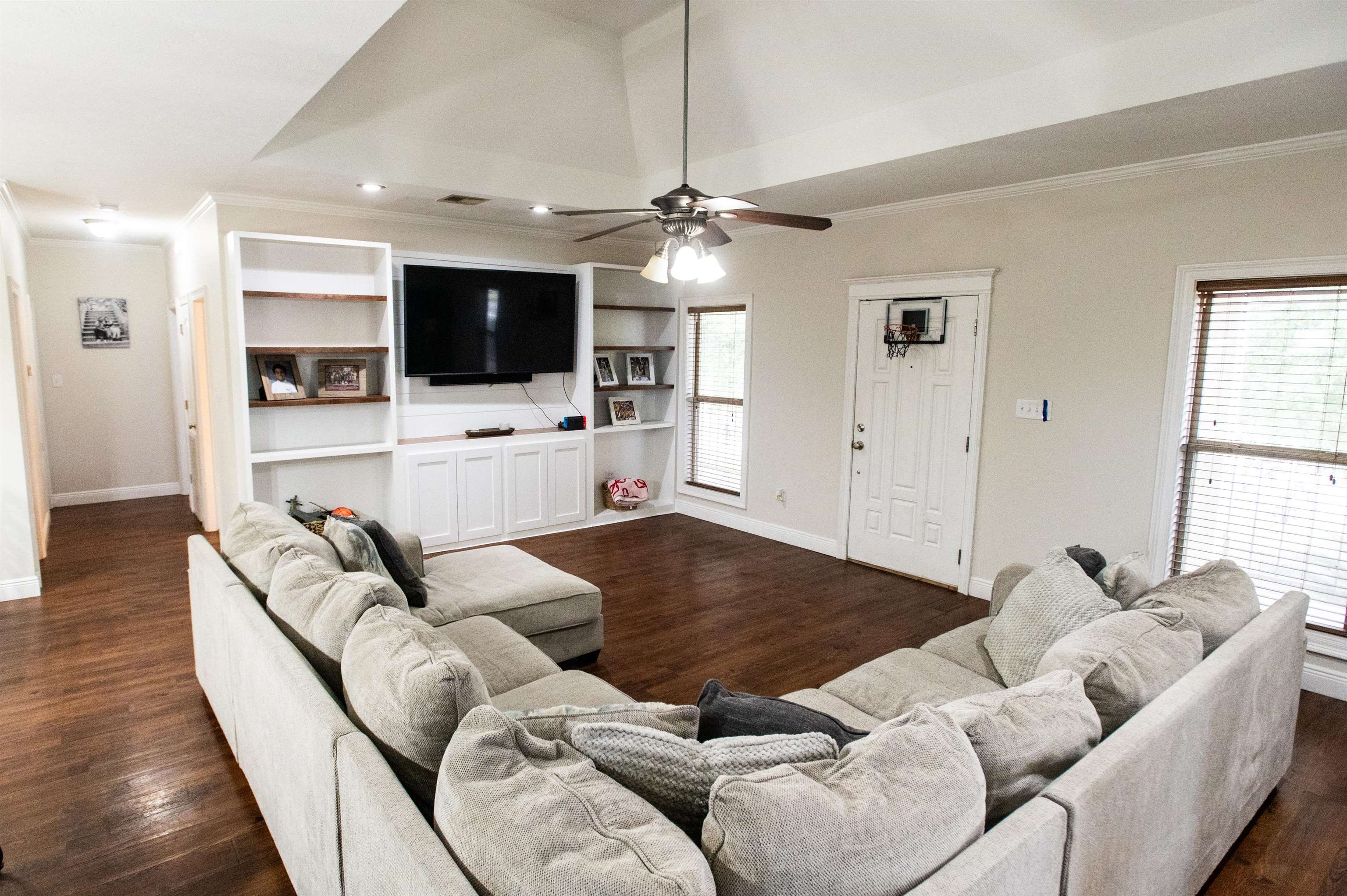 347 Le Village Dr, Larose, LA, 70373