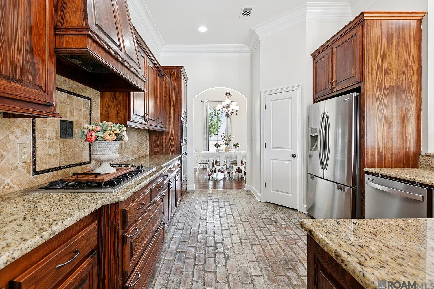 11177 Toria Ln, St Amant, LA, 70774