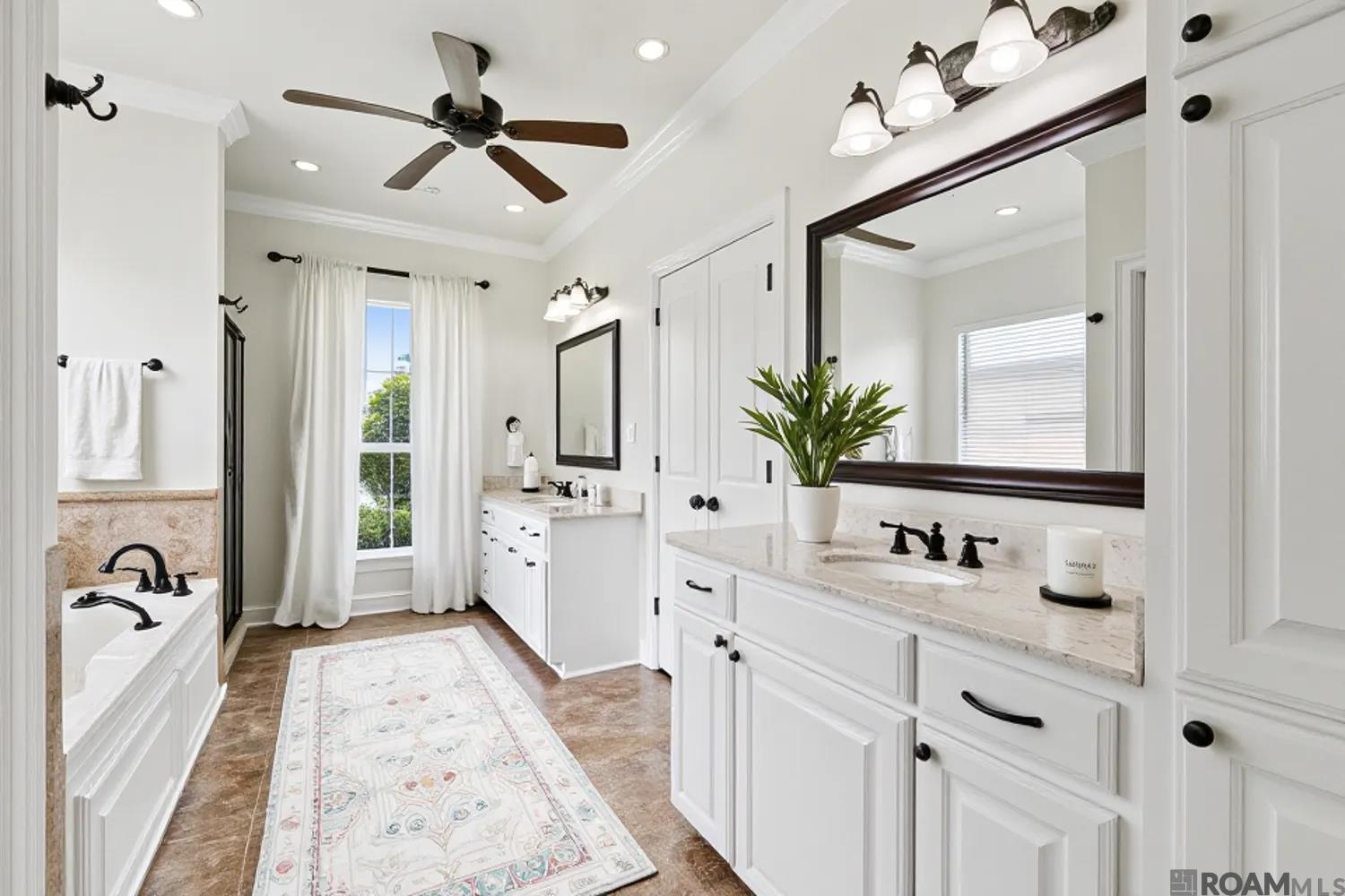 11177 Toria Ln, St Amant, LA, 70774