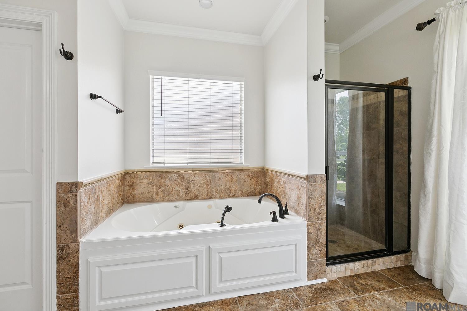 11177 Toria Ln, St Amant, LA, 70774