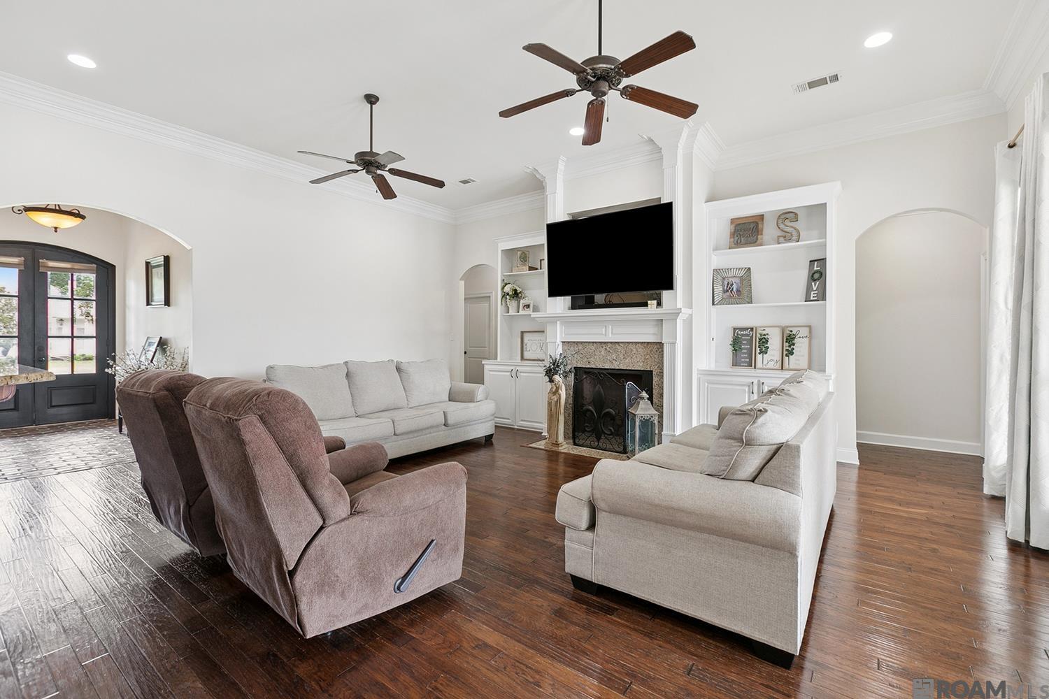 11177 Toria Ln, St Amant, LA, 70774