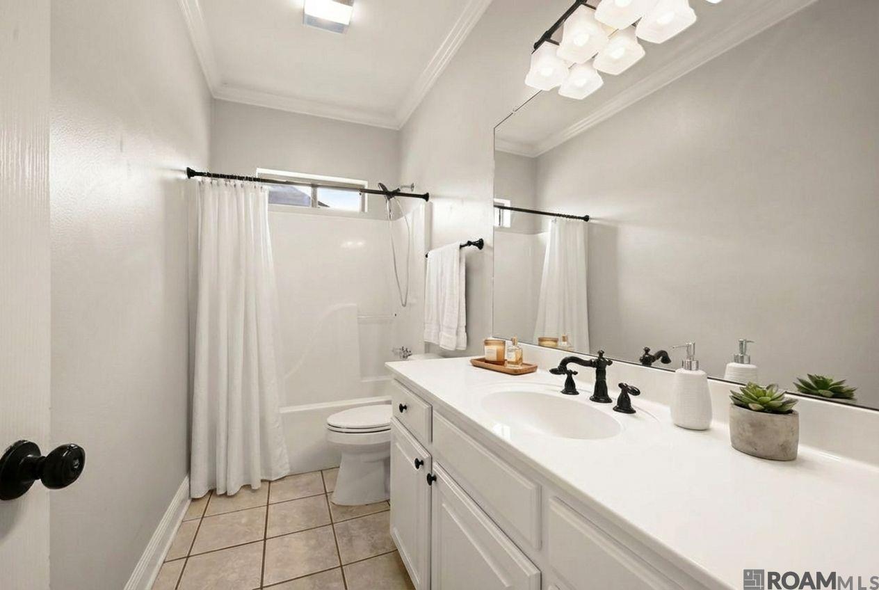 17361 Lake Azalea Dr, Baton Rouge, LA, 70817