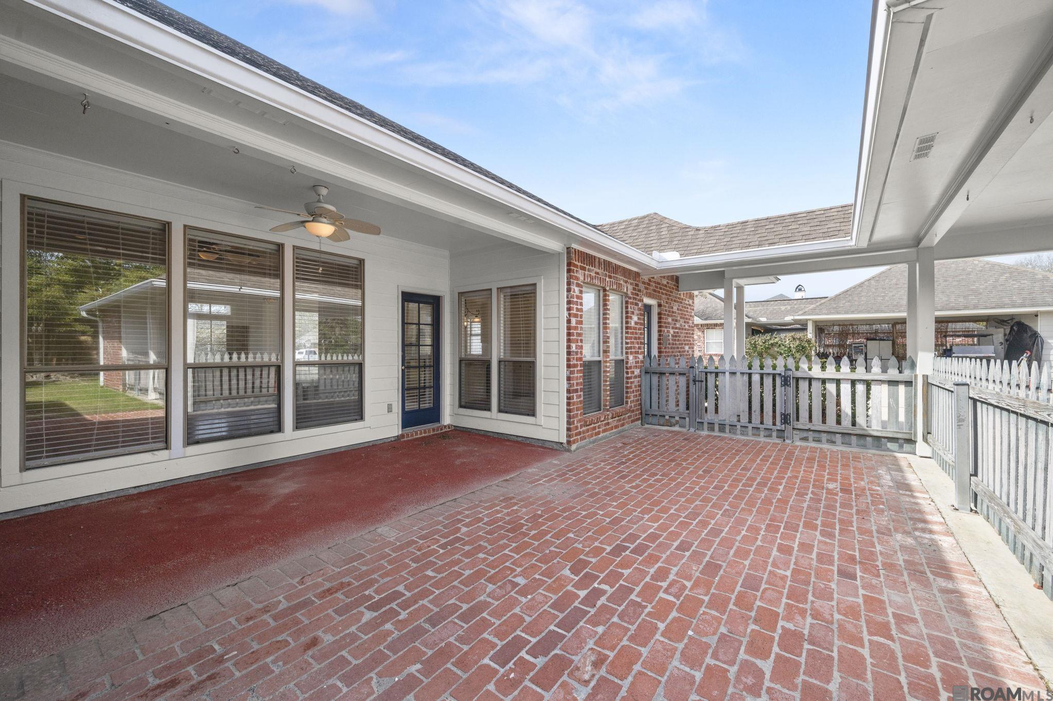 17361 Lake Azalea Dr, Baton Rouge, LA, 70817