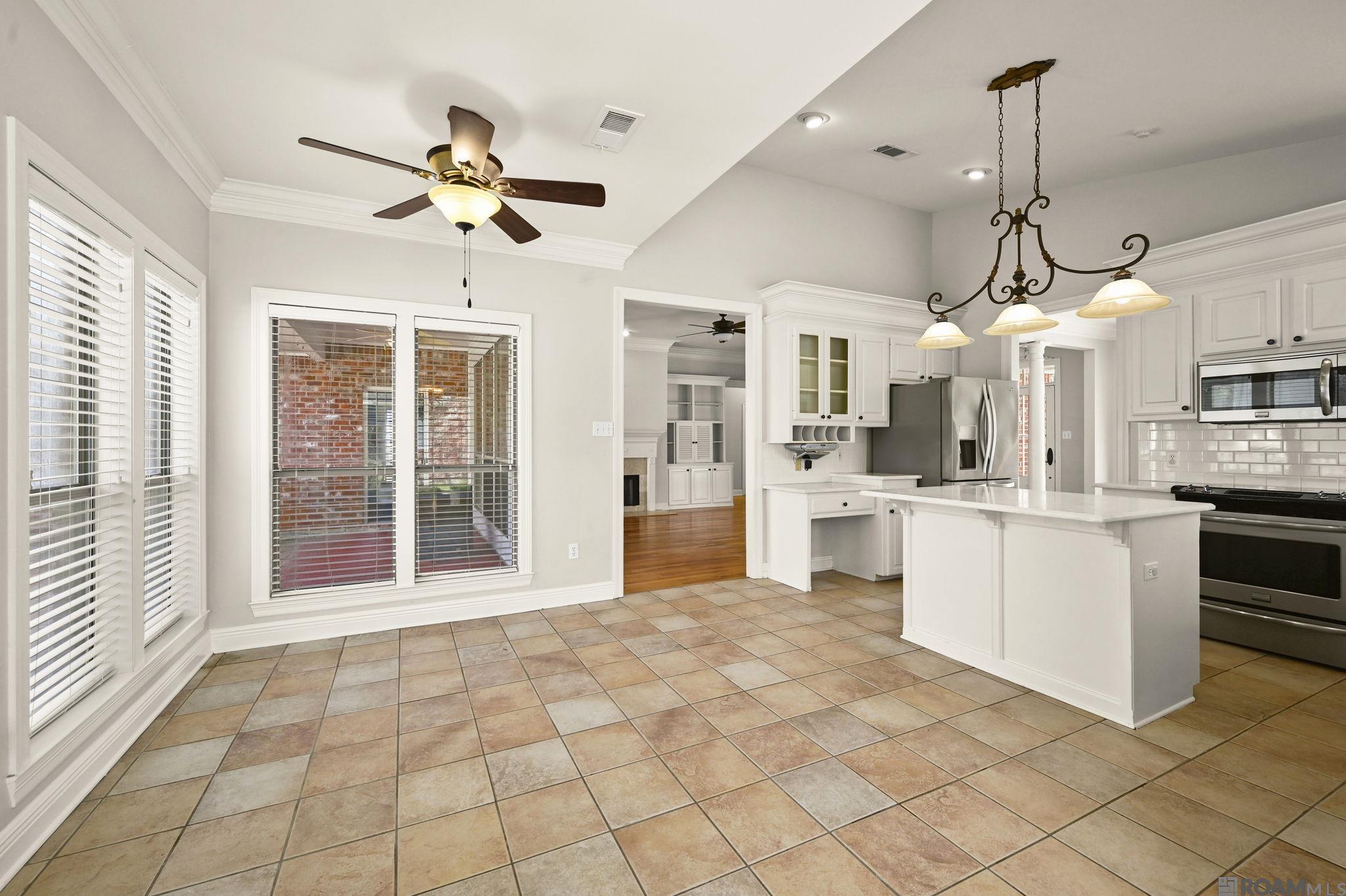 17361 Lake Azalea Dr, Baton Rouge, LA, 70817