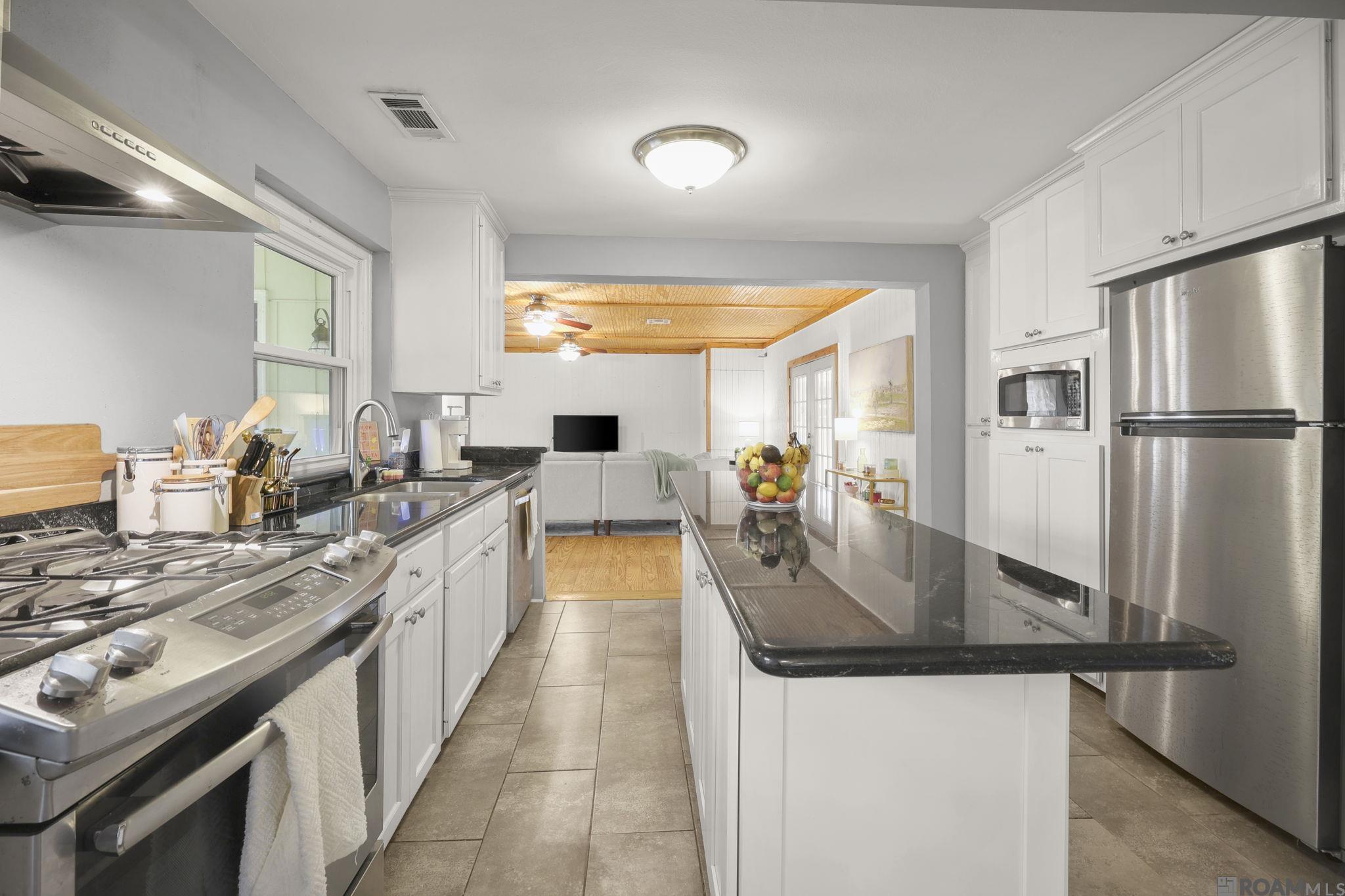 513 Centenary Dr, Baton Rouge, LA, 70808