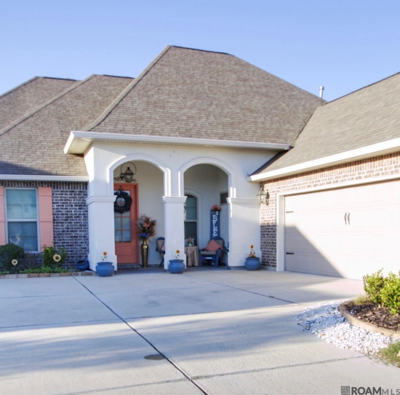 811 Avenue D, Port Allen, LA, 70767