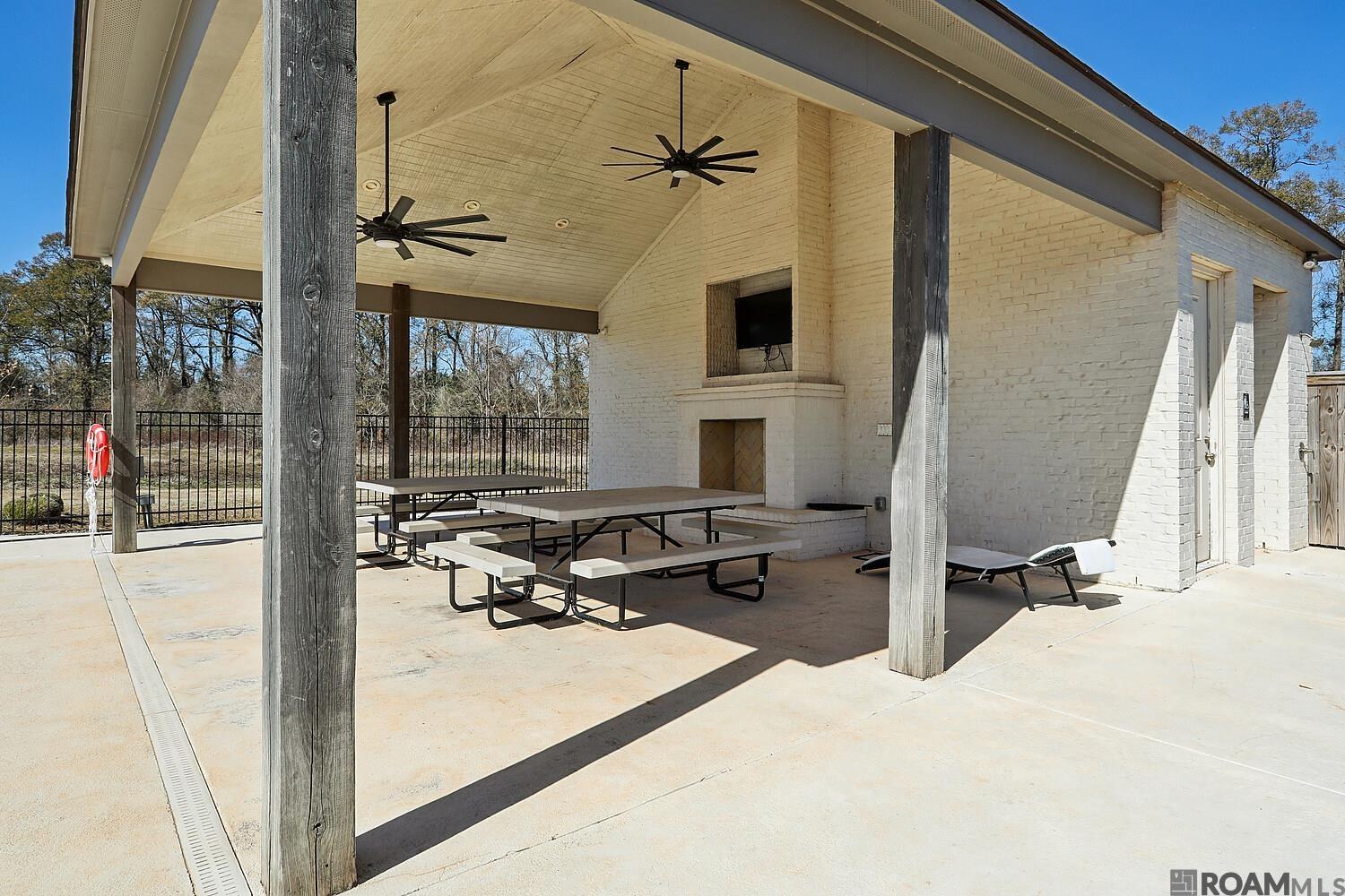 41177 Coastline Ave, Gonzales, LA, 70737