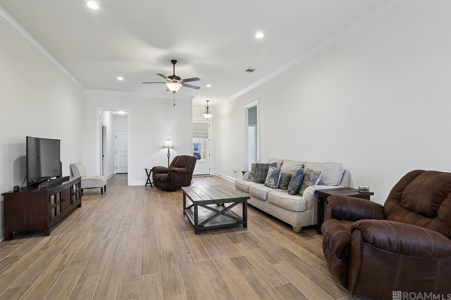 41177 Coastline Ave, Gonzales, LA, 70737