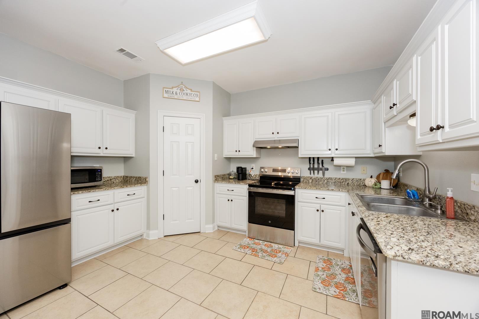 732 Elk Lake Dr, Baton Rouge, LA, 70816