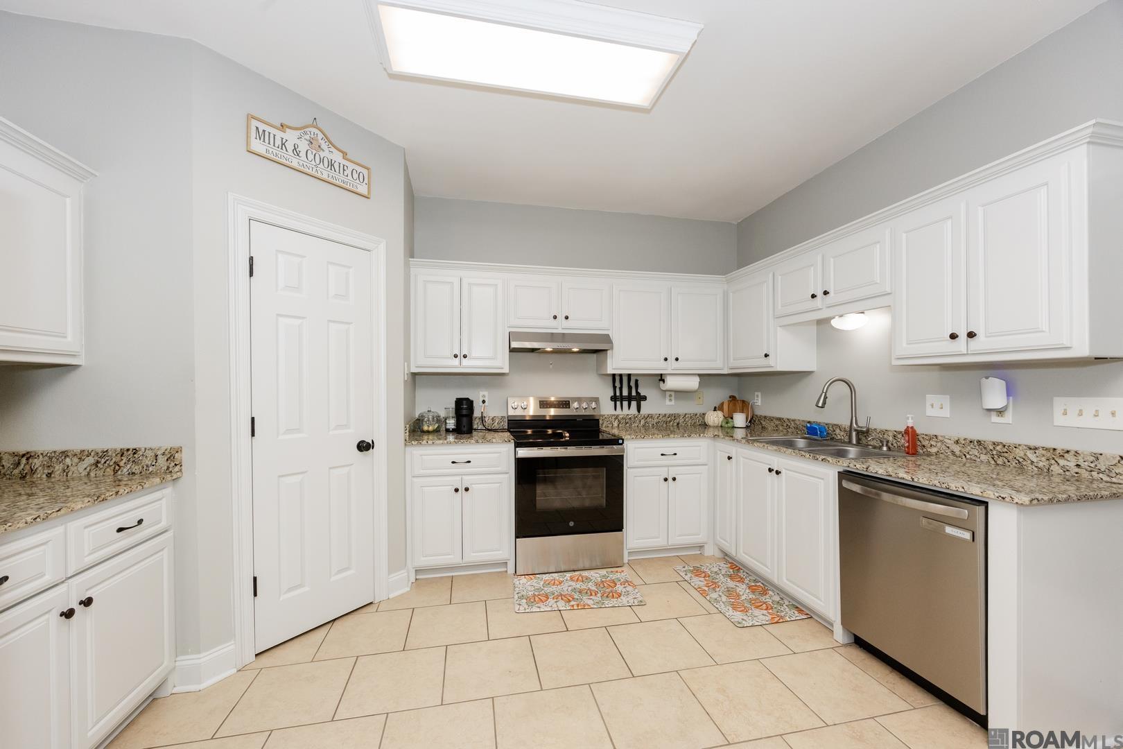 732 Elk Lake Dr, Baton Rouge, LA, 70816