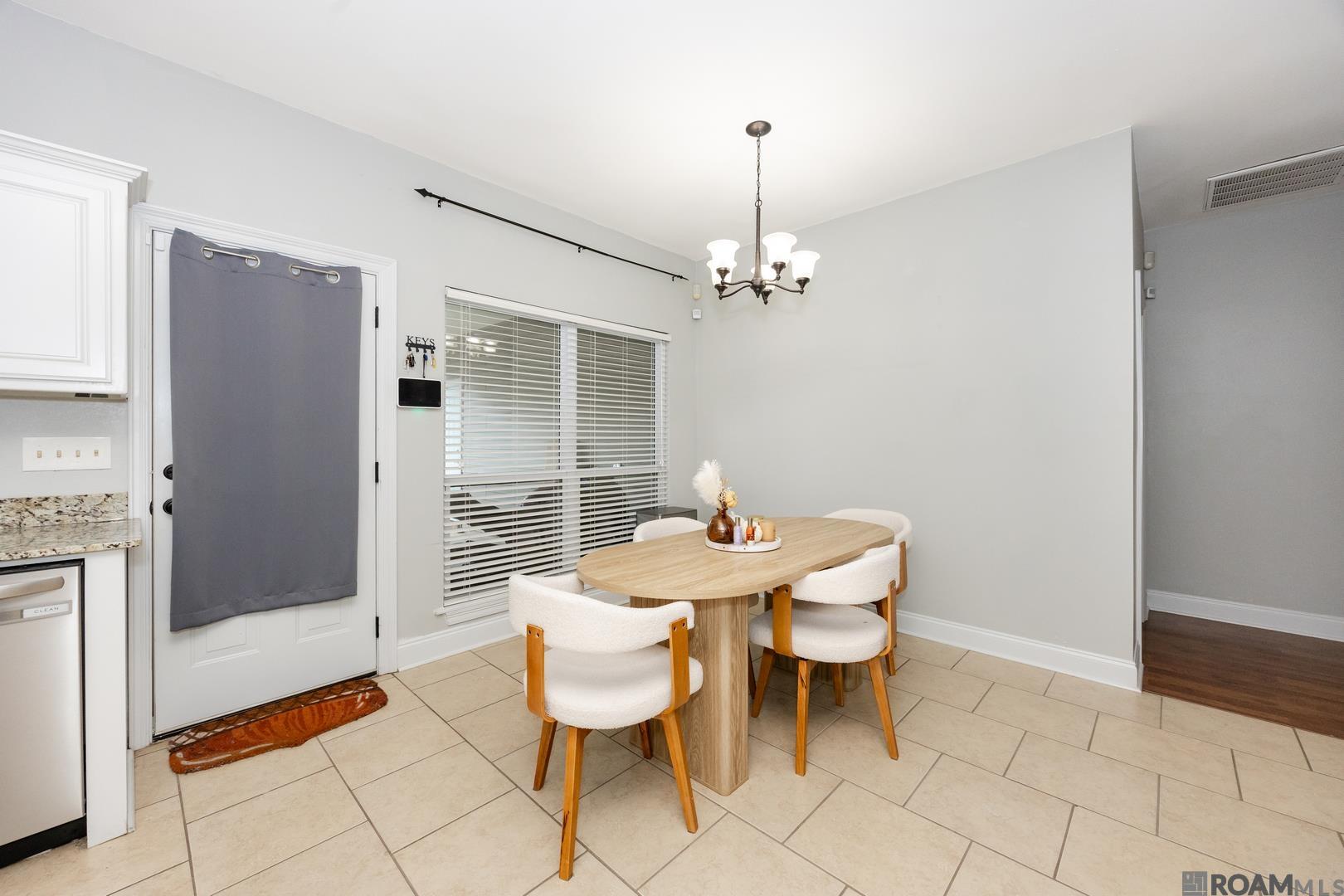 732 Elk Lake Dr, Baton Rouge, LA, 70816