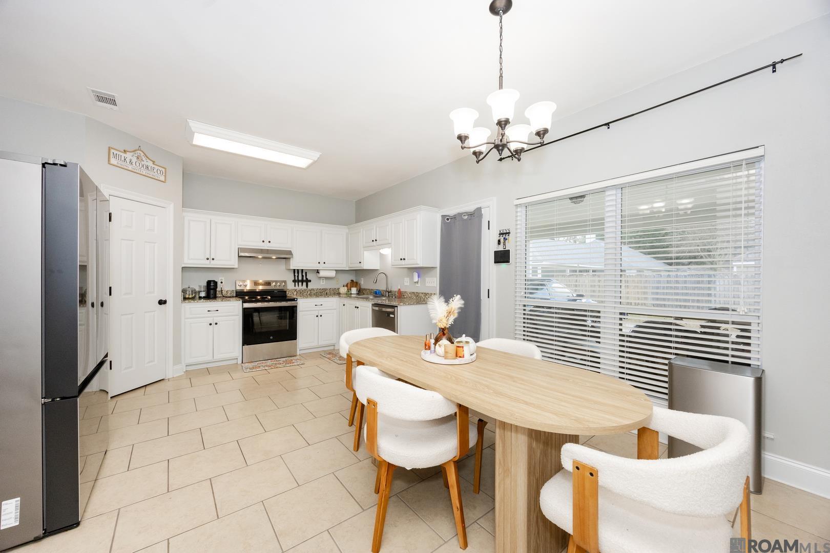 732 Elk Lake Dr, Baton Rouge, LA, 70816