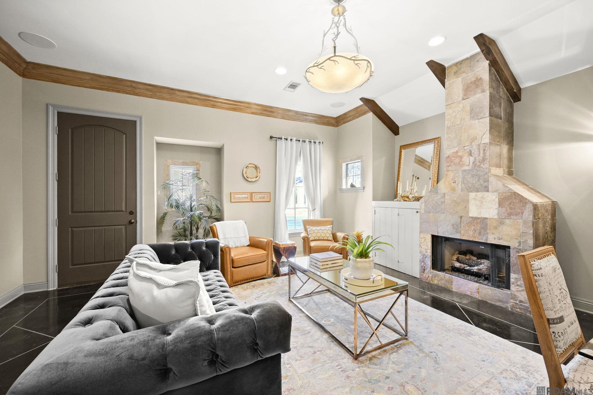 10142 Old World Dr, Baton Rouge, LA, 70817