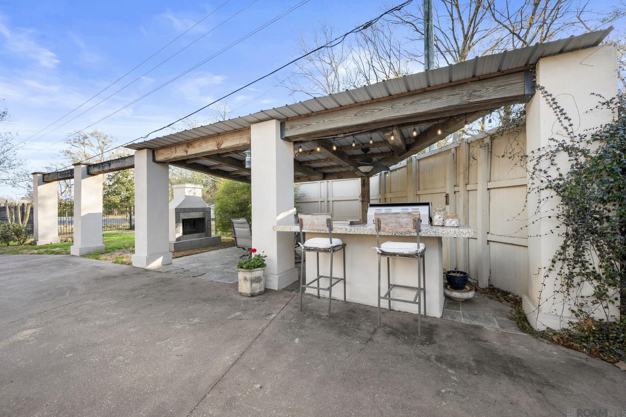 10142 Old World Dr, Baton Rouge, LA, 70817