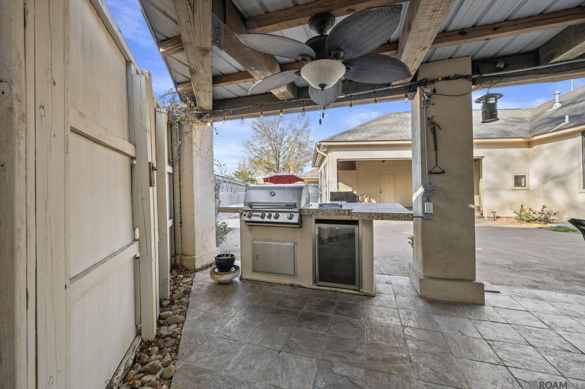 10142 Old World Dr, Baton Rouge, LA, 70817