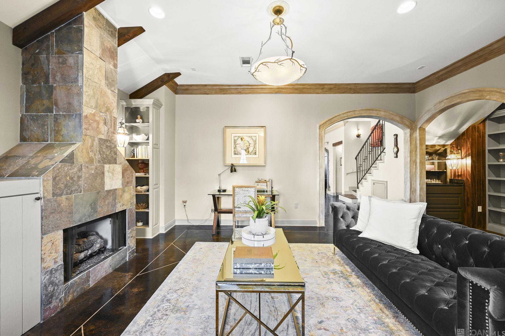 10142 Old World Dr, Baton Rouge, LA, 70817