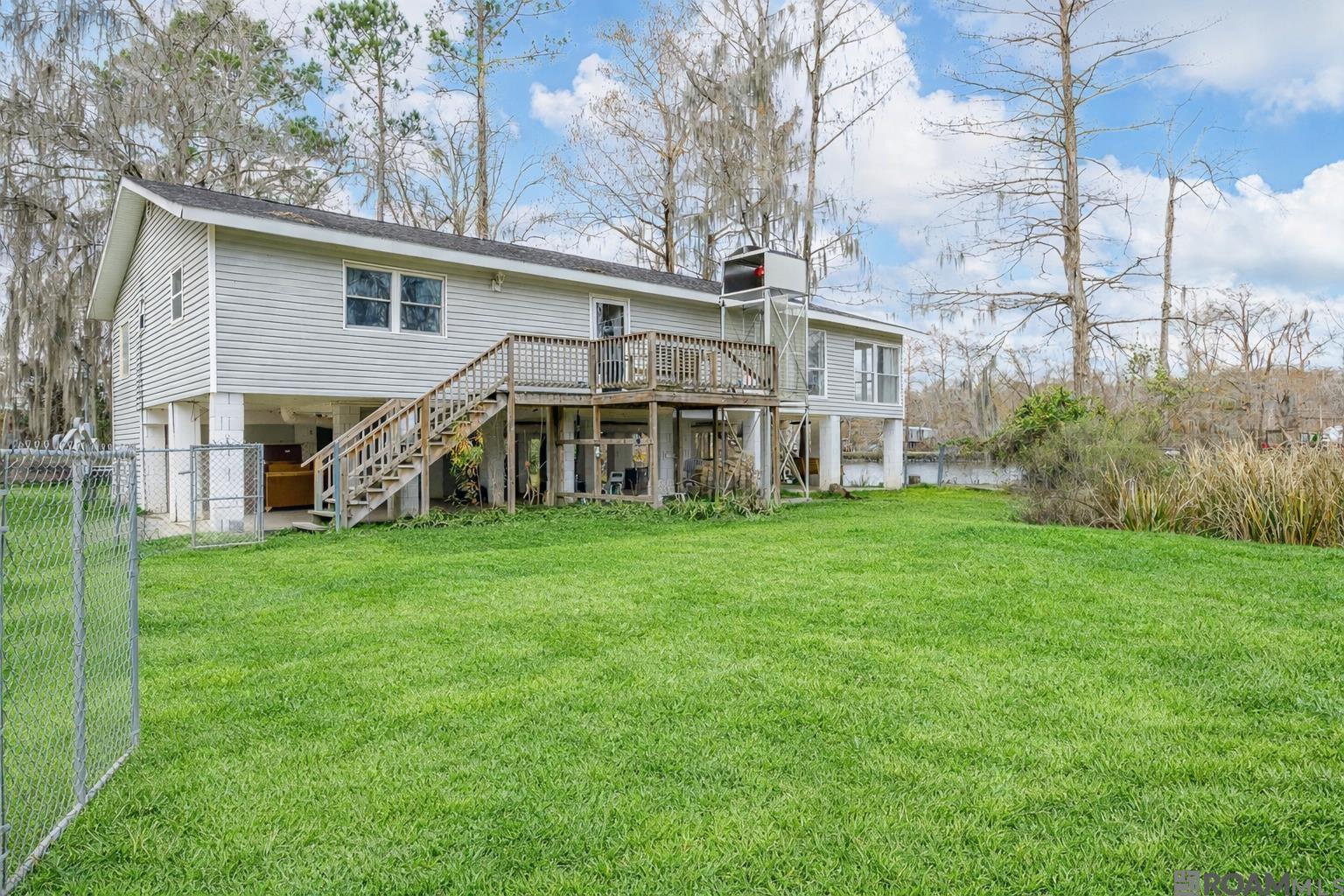 18739 River Bend Rd, Maurepas, LA, 70449
