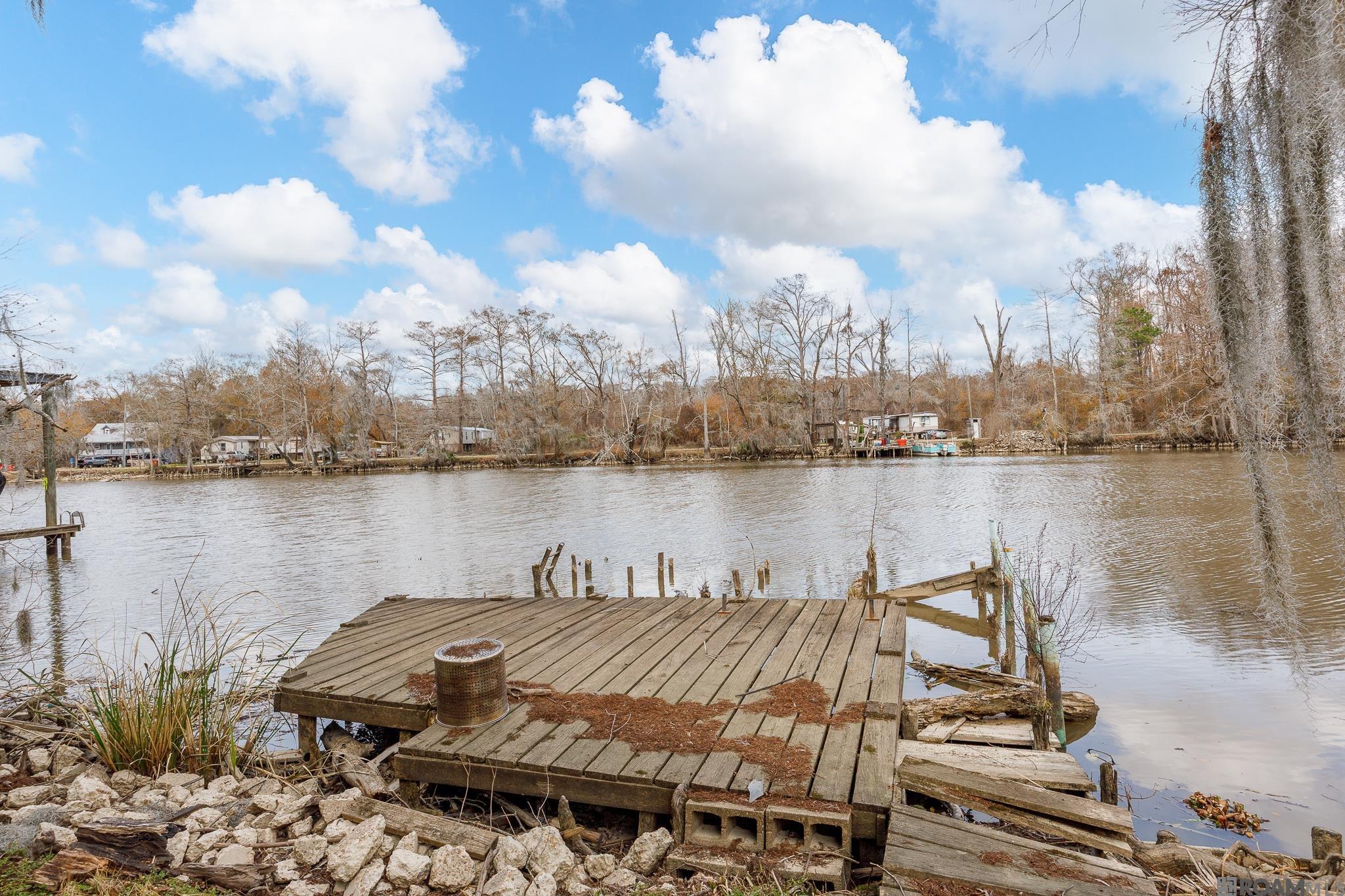 18739 River Bend Rd, Maurepas, LA, 70449