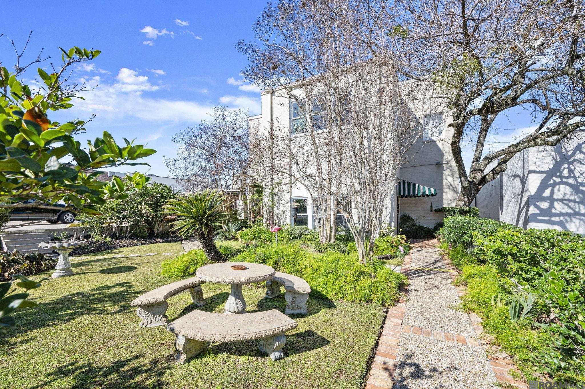 830 Main St, Baton Rouge, LA, 70802