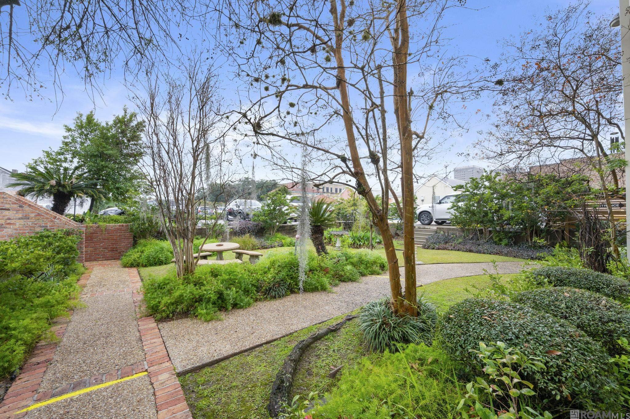 830 Main St, Baton Rouge, LA, 70802