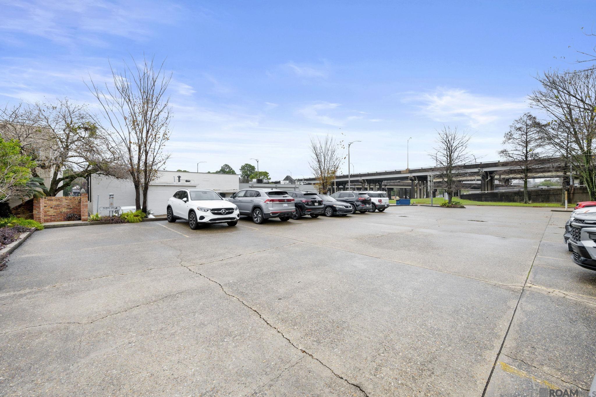 830 Main St, Baton Rouge, LA, 70802