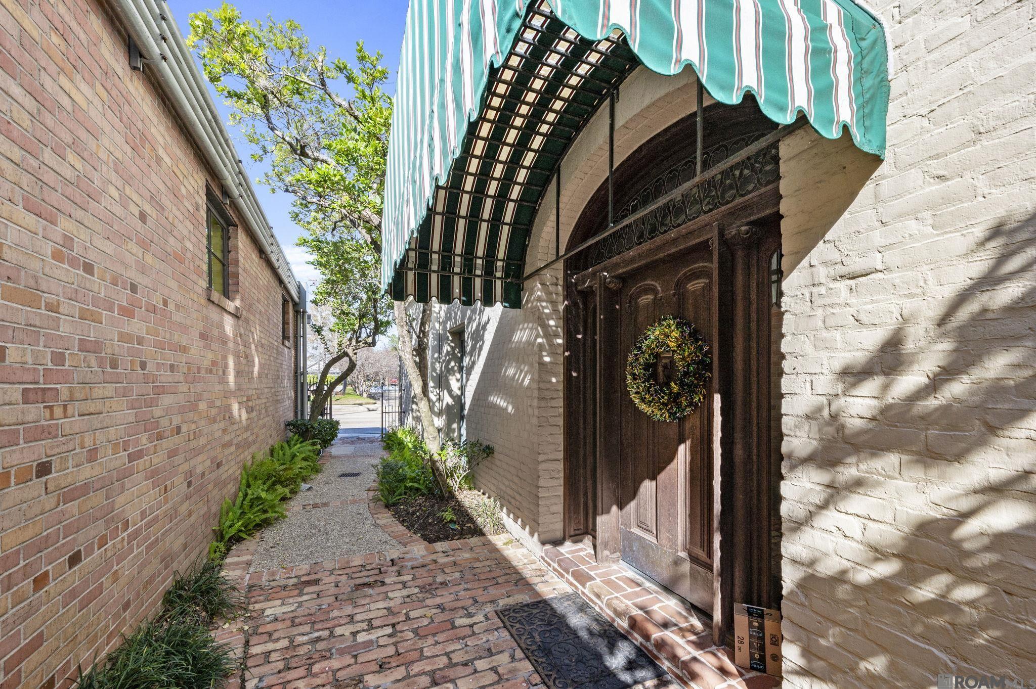 830 Main St, Baton Rouge, LA, 70802