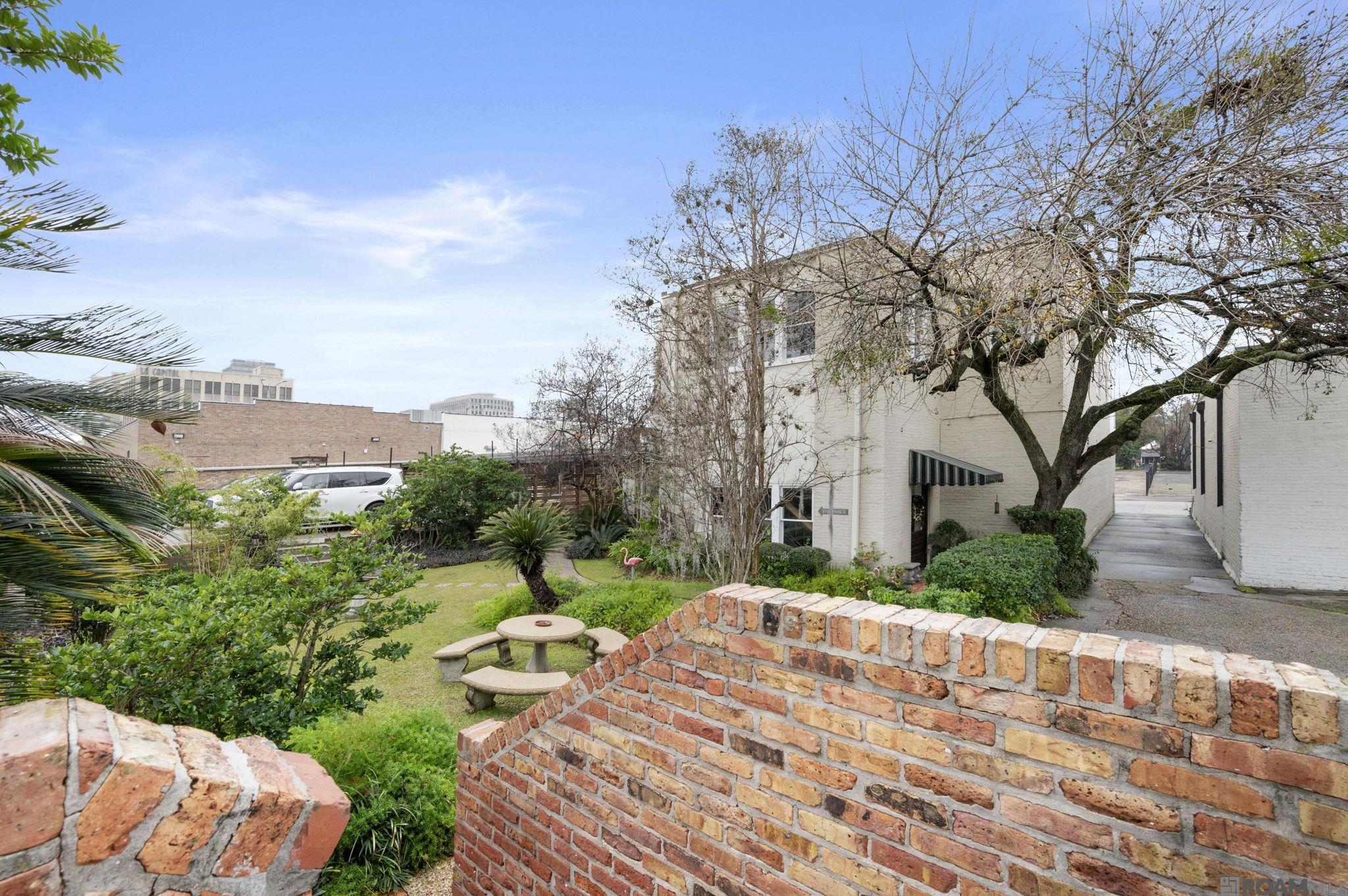 830 Main St, Baton Rouge, LA, 70802