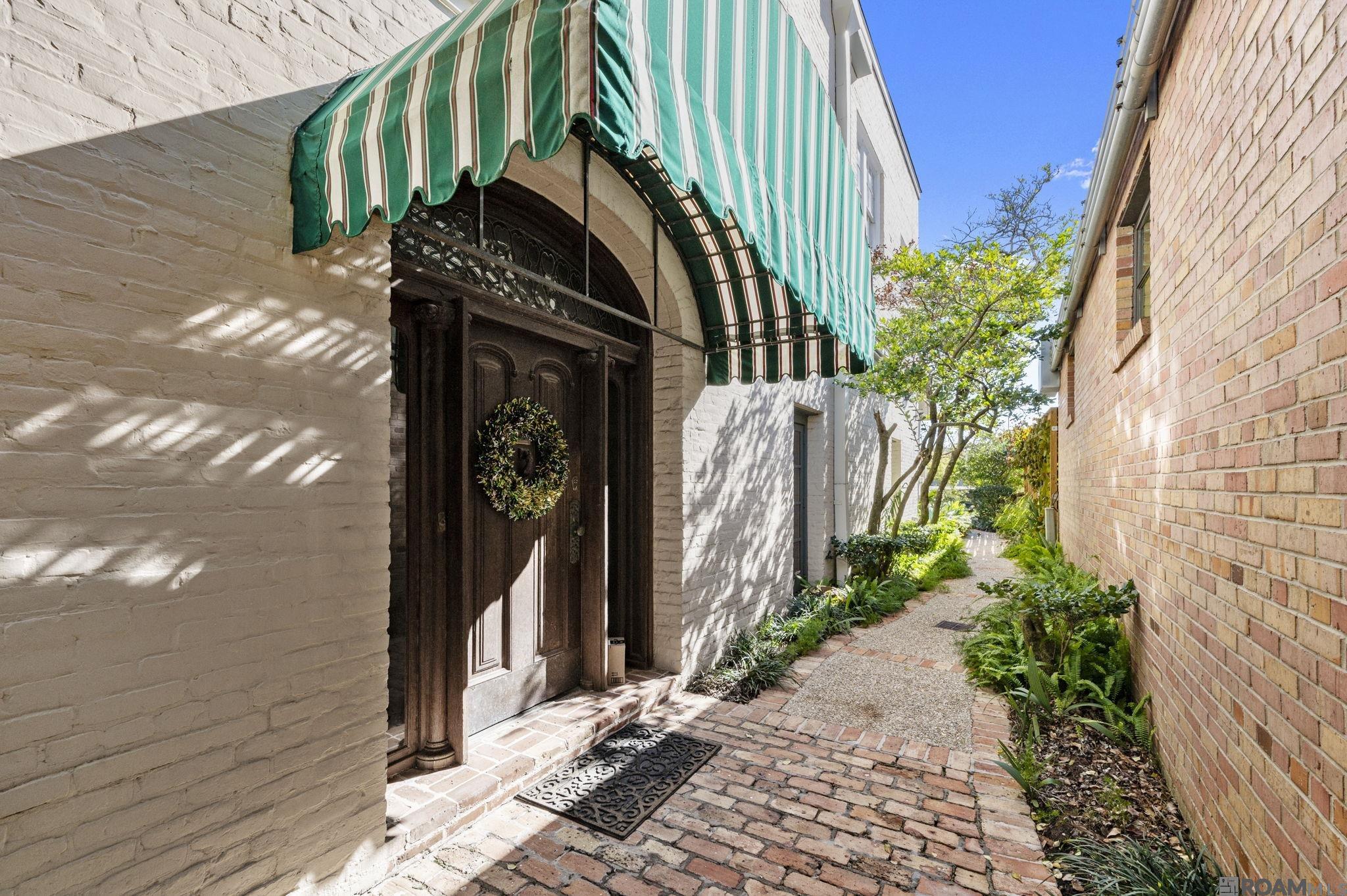 830 Main St, Baton Rouge, LA, 70802