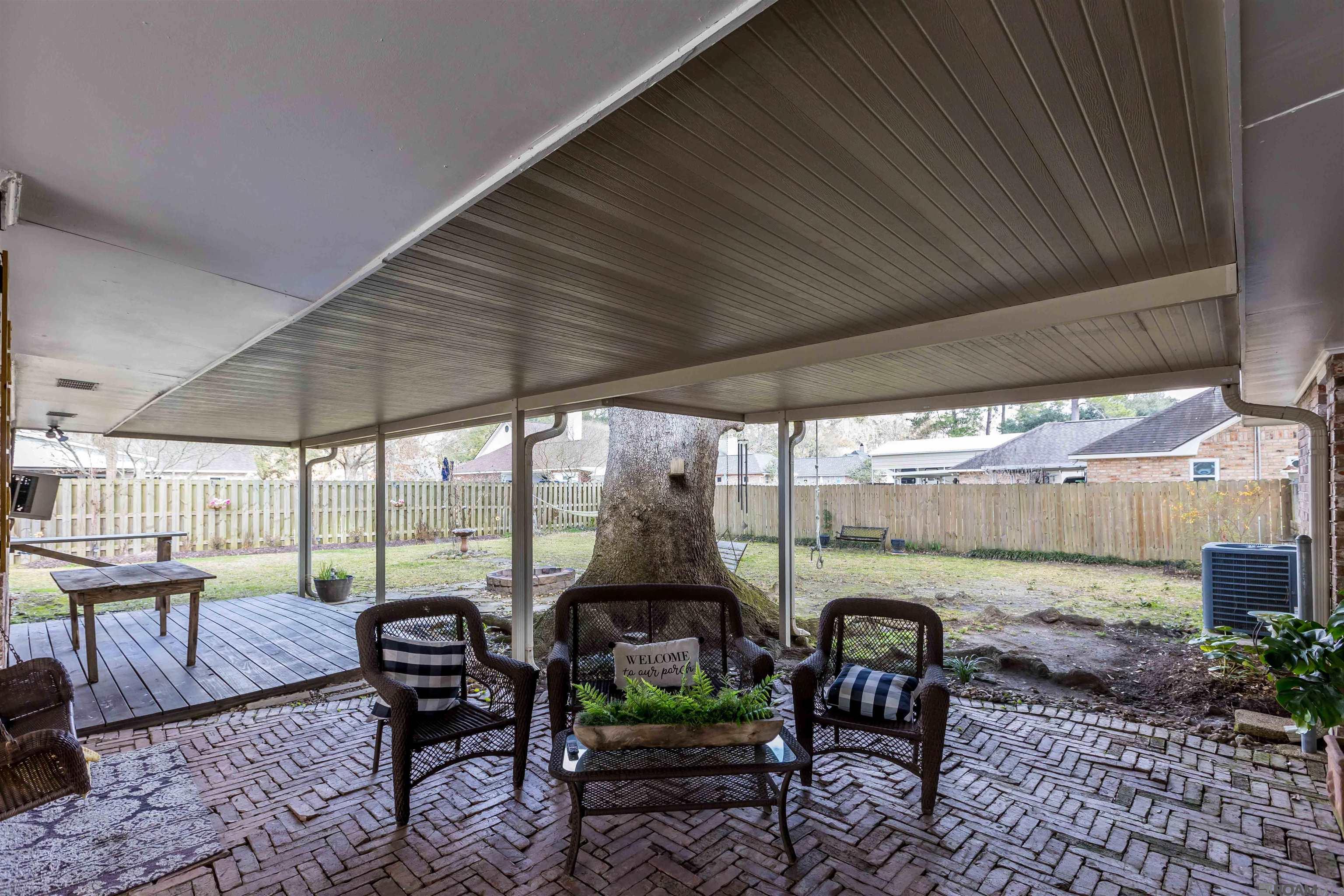 18025 Burnham Way, Greenwell Springs, LA, 70739