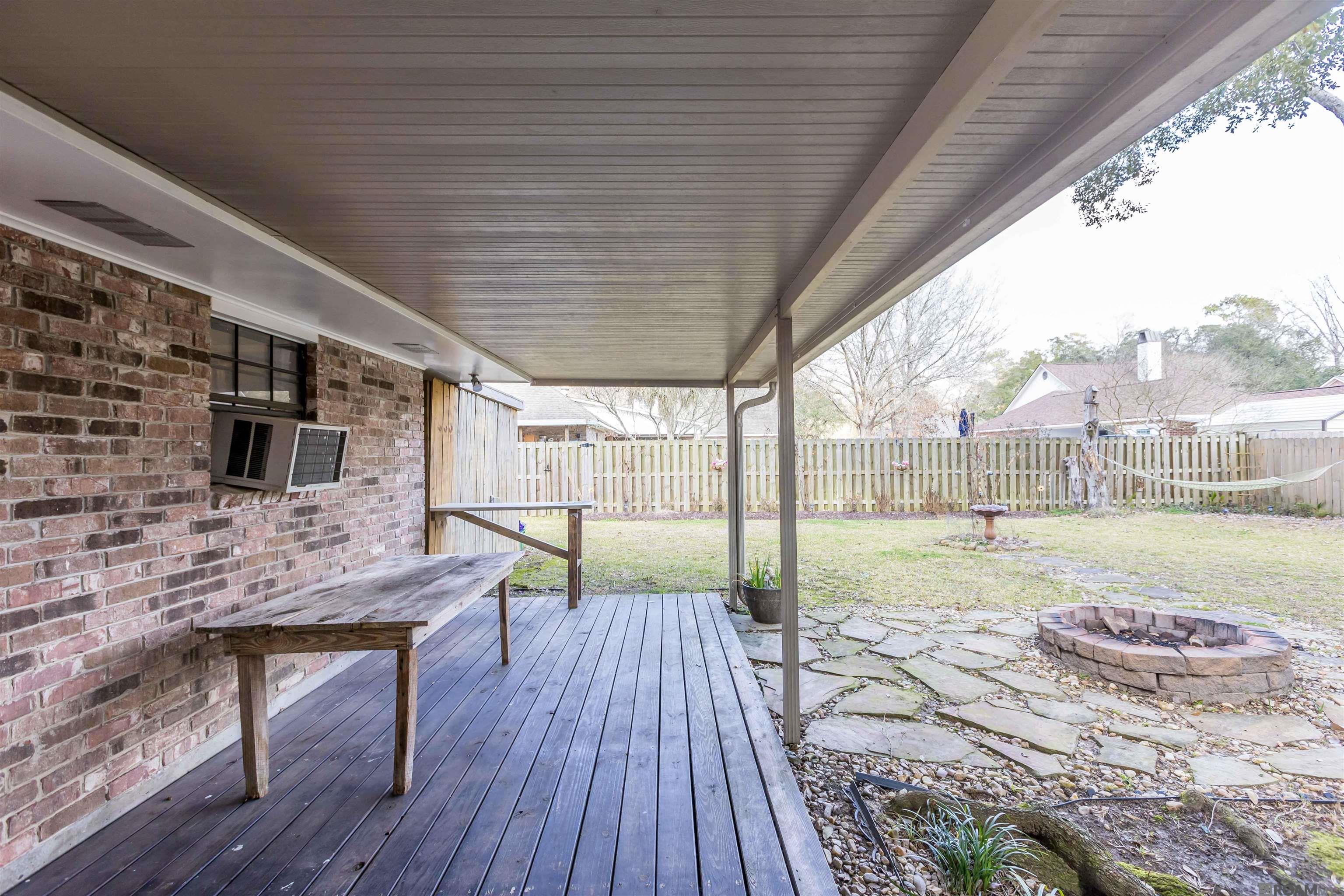 18025 Burnham Way, Greenwell Springs, LA, 70739
