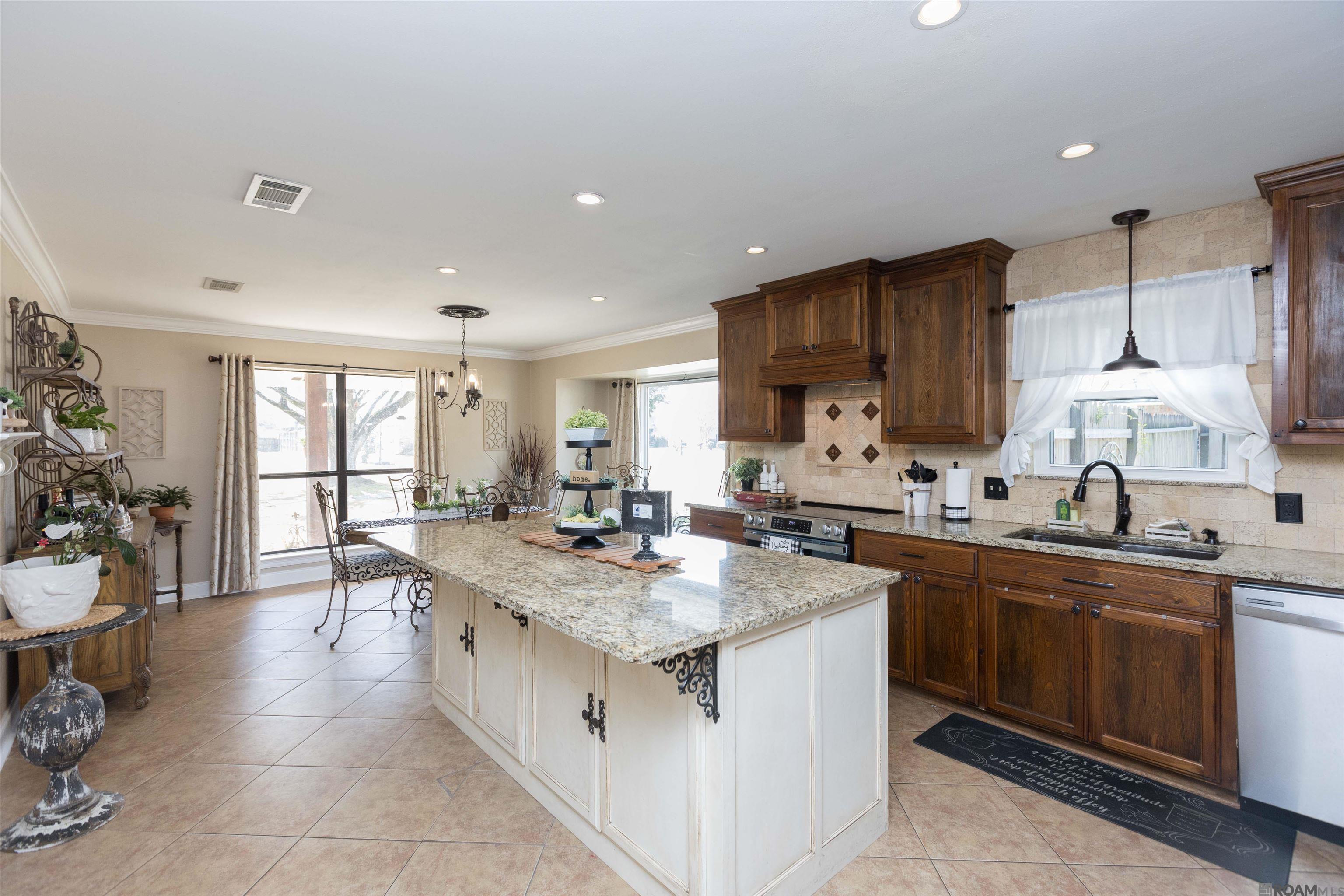 18025 Burnham Way, Greenwell Springs, LA, 70739