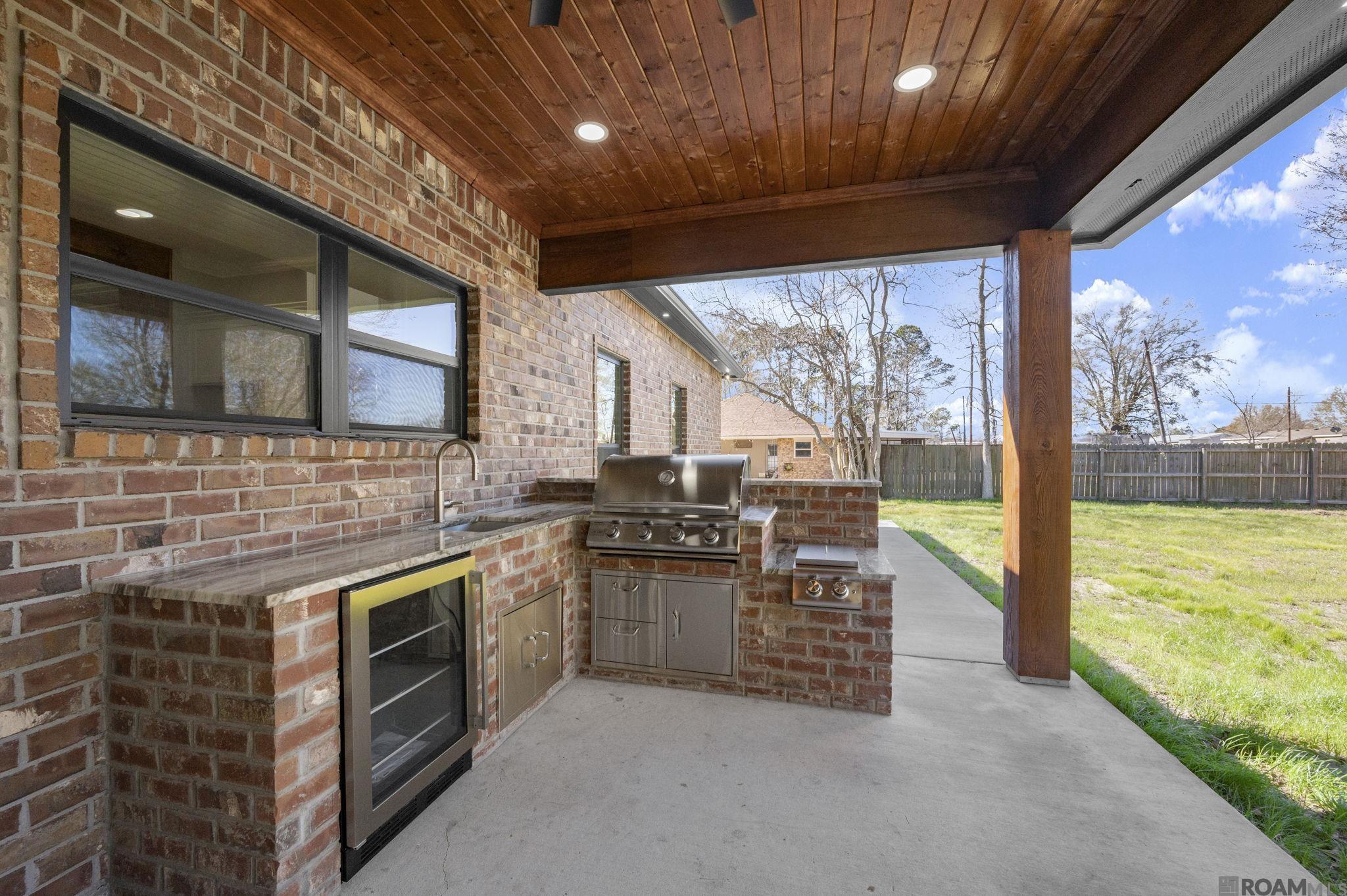 41094 Lee Dr, Gonzales, LA, 70737